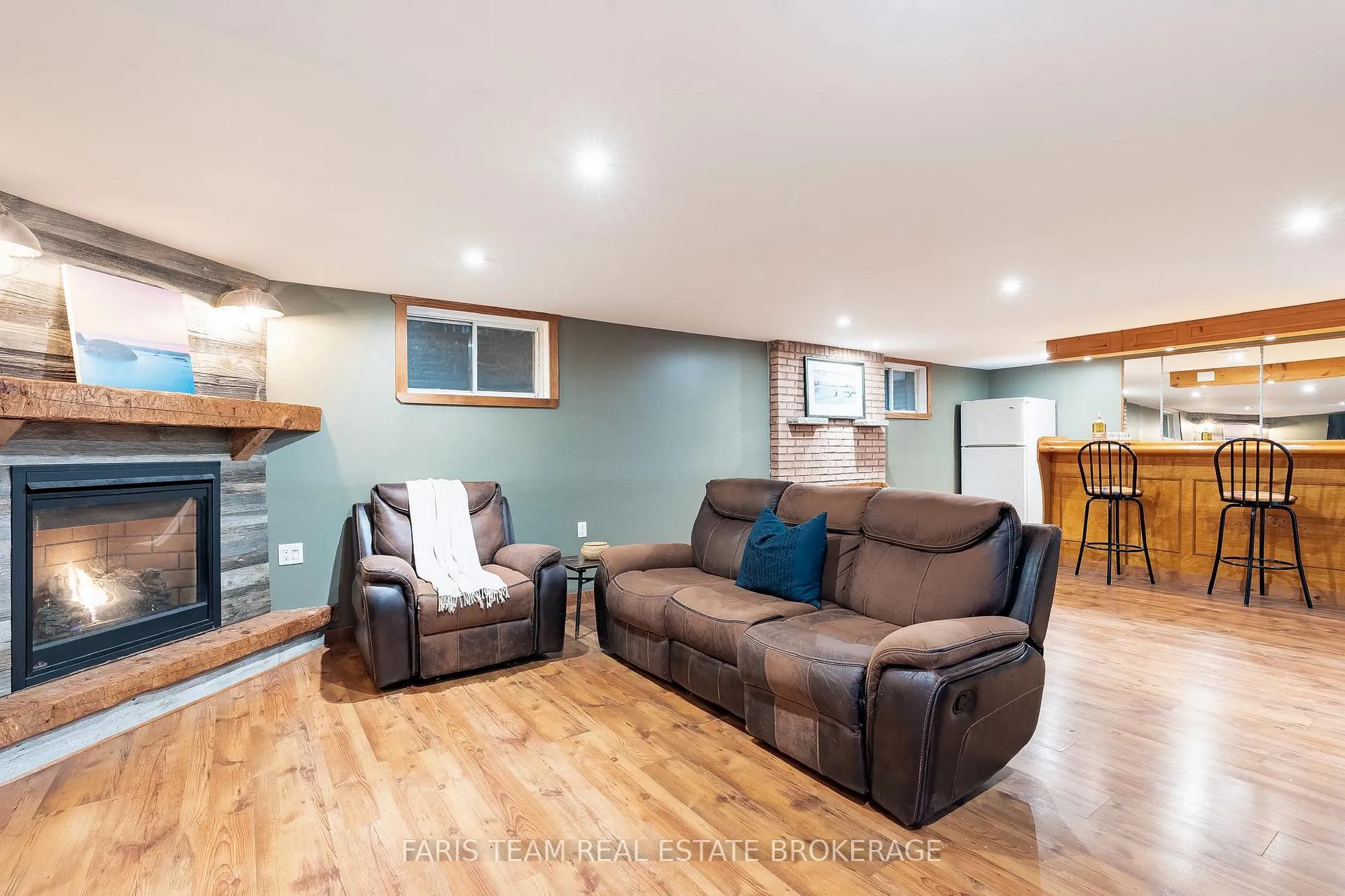 Photo 19 of 13 Maitland Drive, Barrie, Grove East — HOMEH