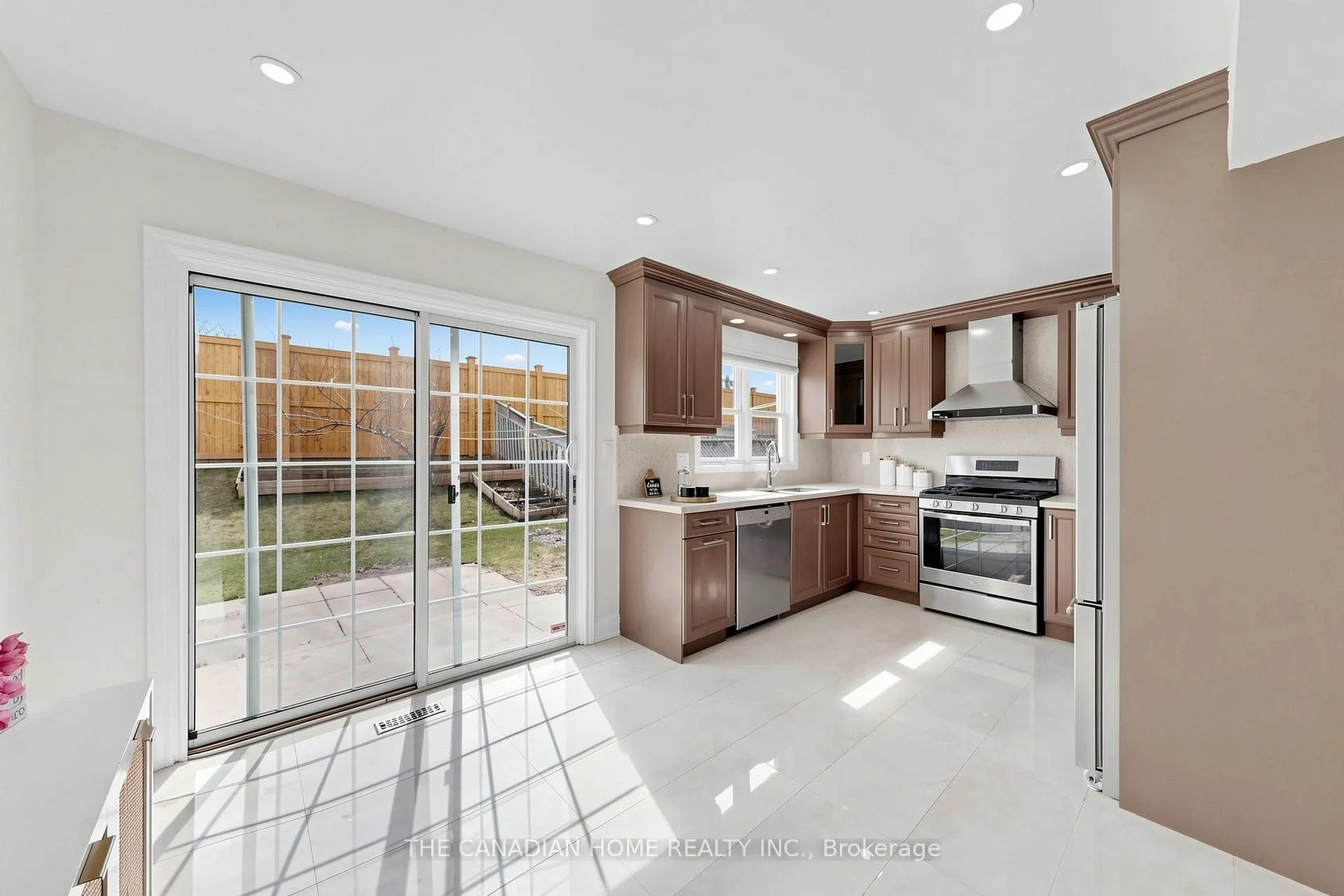 Photo 13 of 80 Mt Ranier Crescent E, Brampton, Sandringham-Wellington — HOMEH