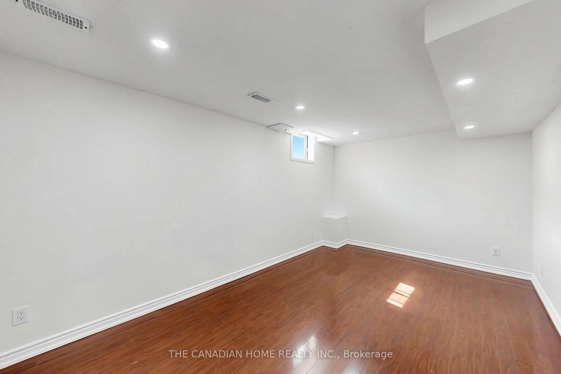 Photo 38 of 80 Mt Ranier Crescent E, Brampton, Sandringham-Wellington — HOMEH