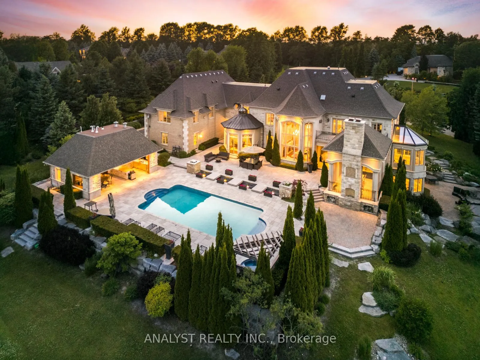Photo 3 of 86 Eden Vale Drive, King, King City — HOMEH