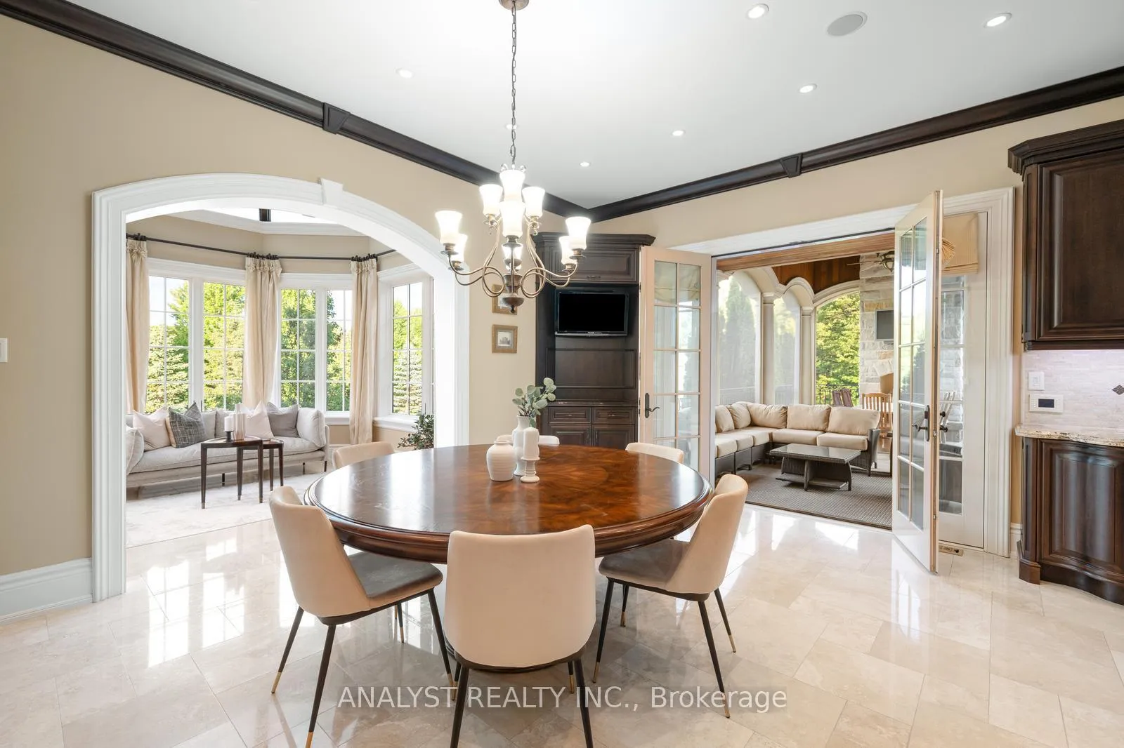 Photo 11 of 86 Eden Vale Drive, King, King City — HOMEH