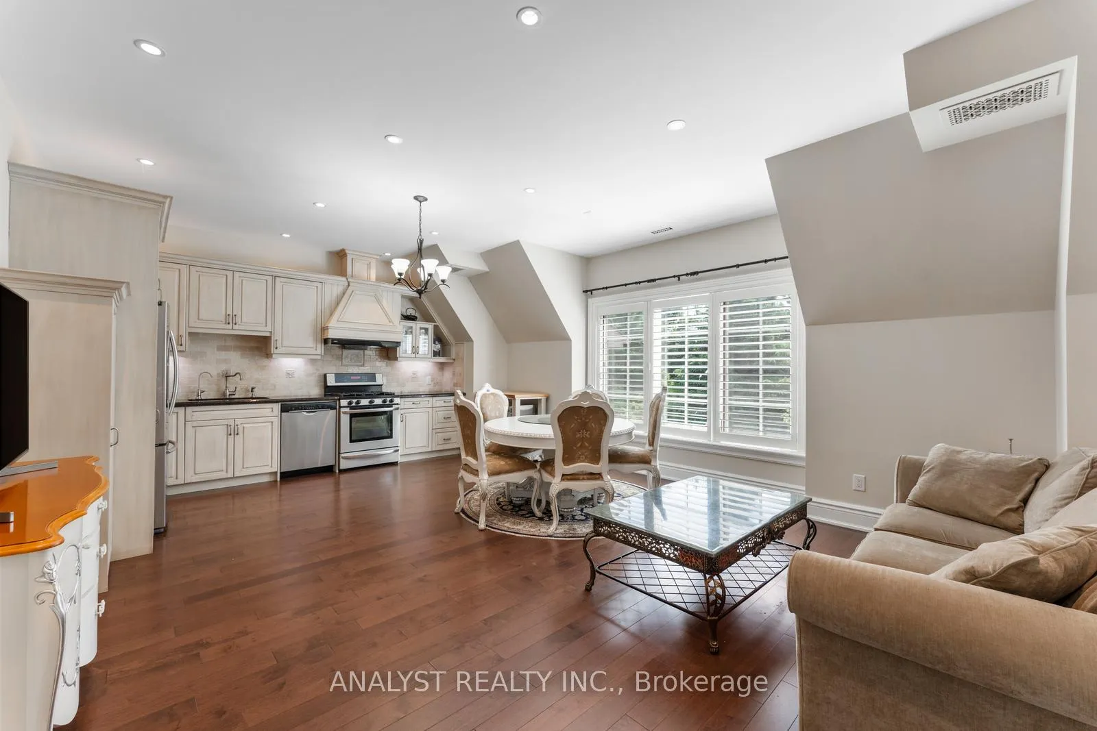 Photo 23 of 86 Eden Vale Drive, King, King City — HOMEH