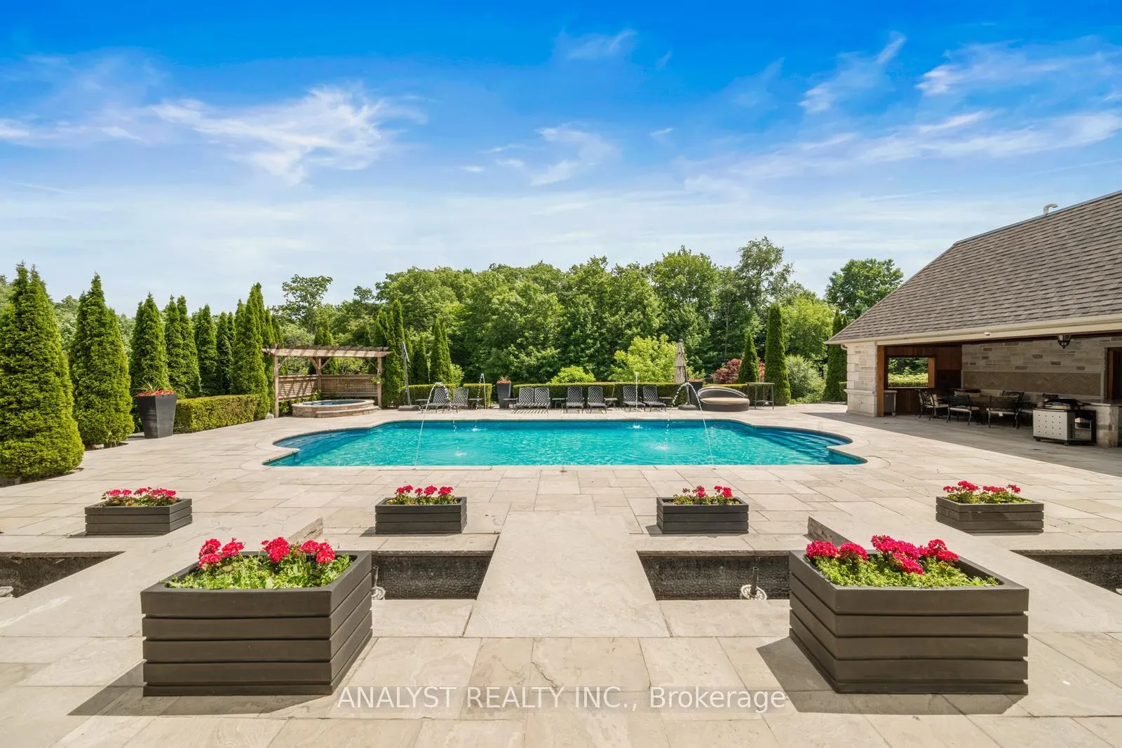 Photo 35 of 86 Eden Vale Drive, King, King City — HOMEH