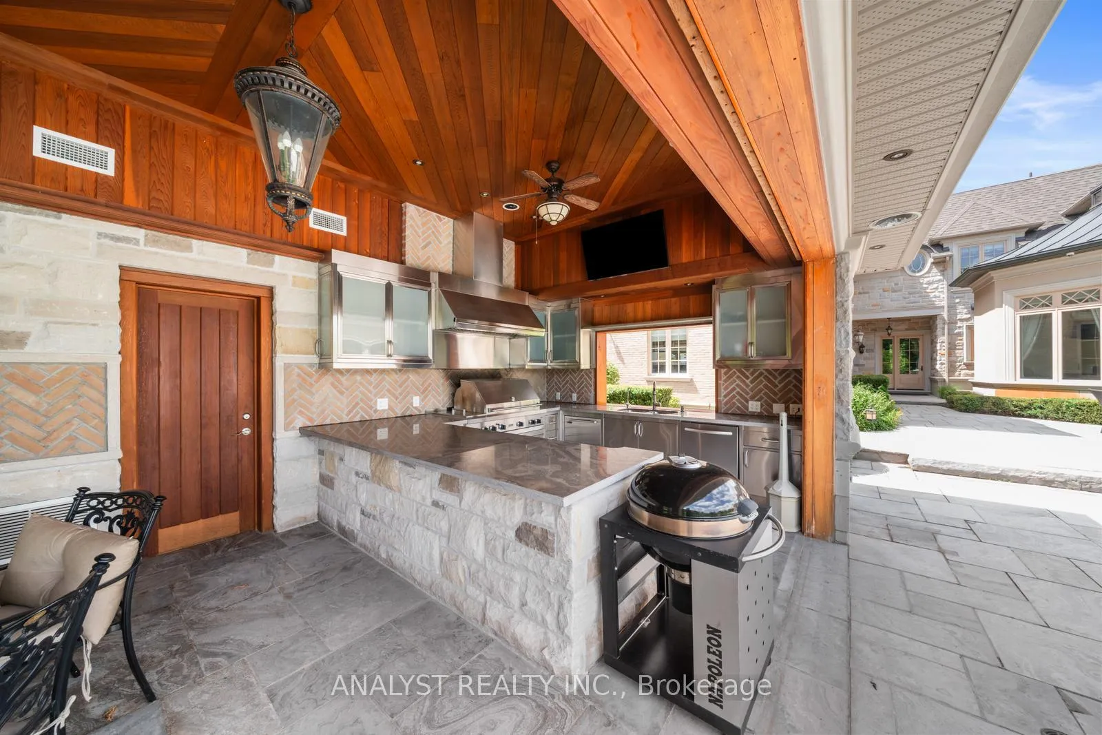 Photo 38 of 86 Eden Vale Drive, King, King City — HOMEH