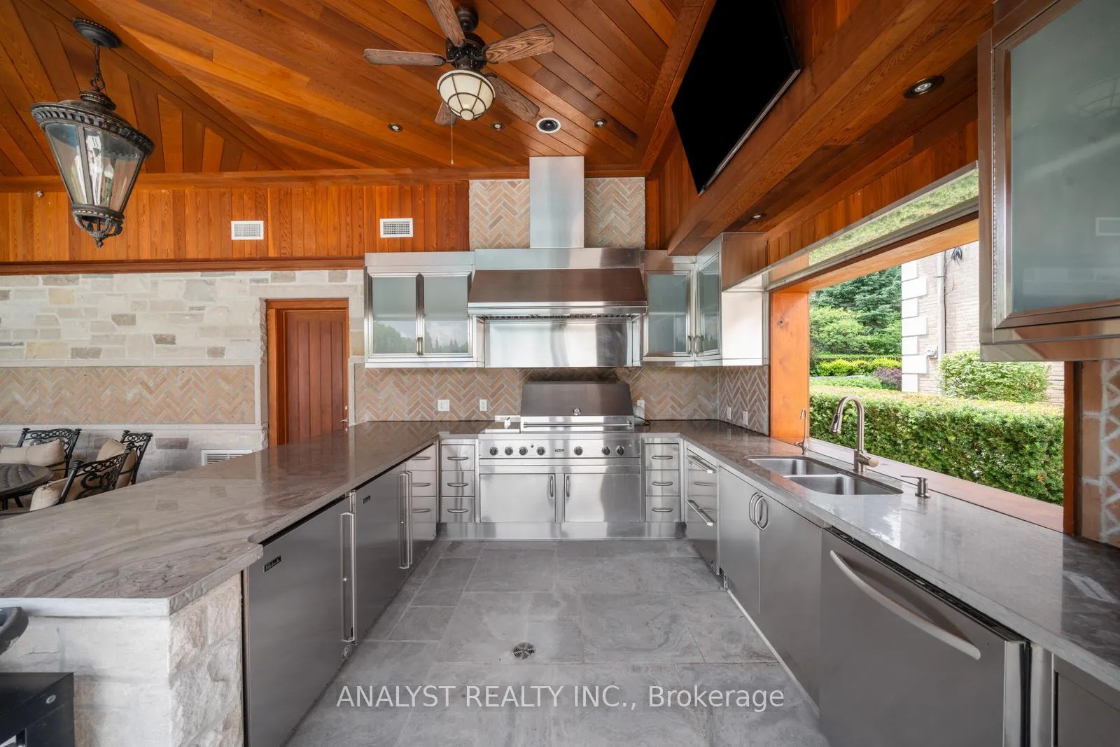 Photo 39 of 86 Eden Vale Drive, King, King City — HOMEH