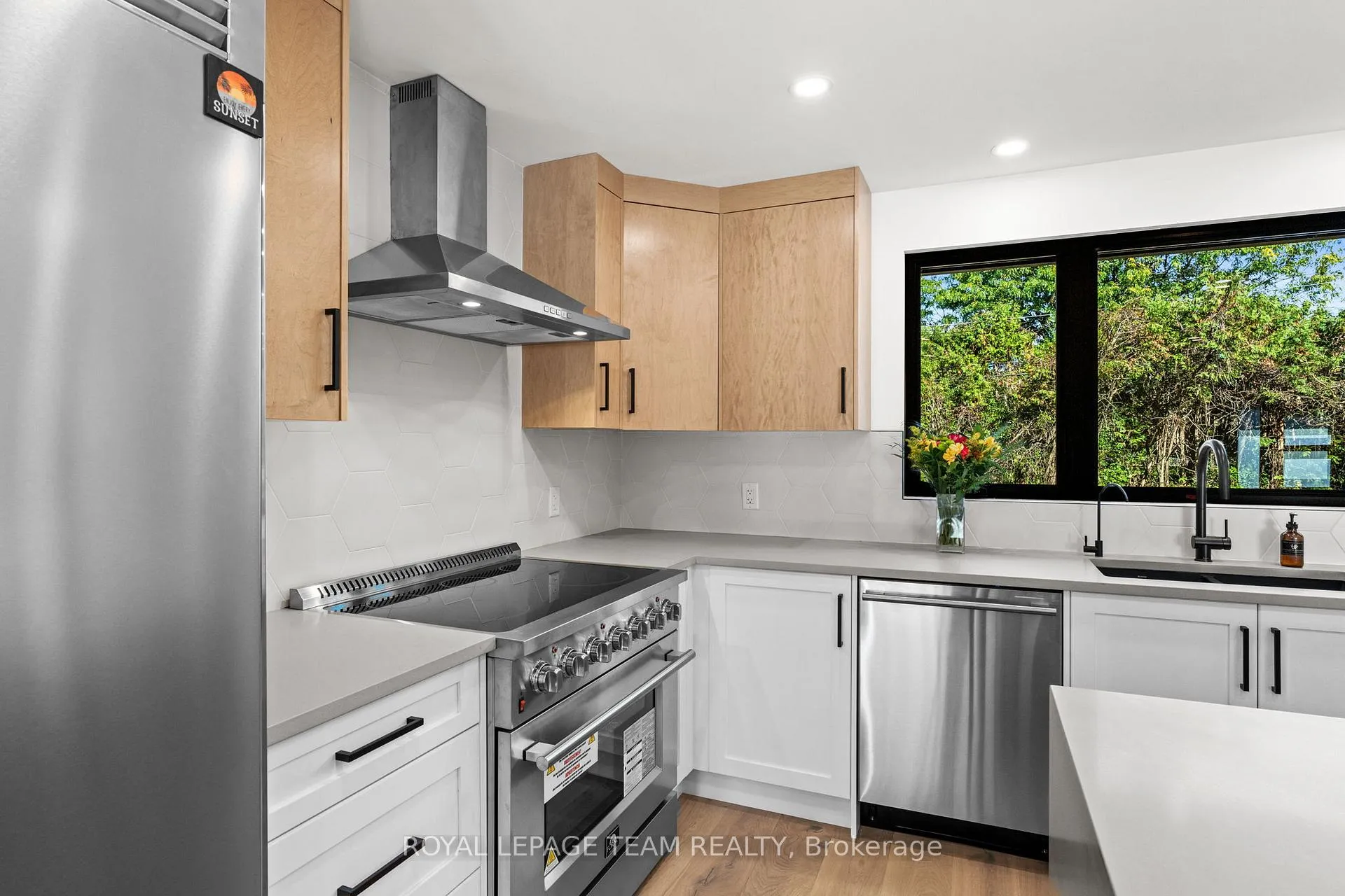 Photo 17 of 5575 South Sunset Drive, Ottawa, Manotick Long Island & Nicholls Island — HOMEH