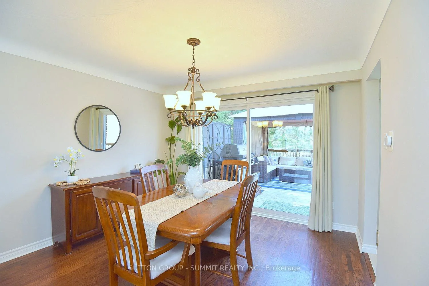 Photo 10 of 181 Carlisle Road, Hamilton, Rural Flamborough — HOMEH