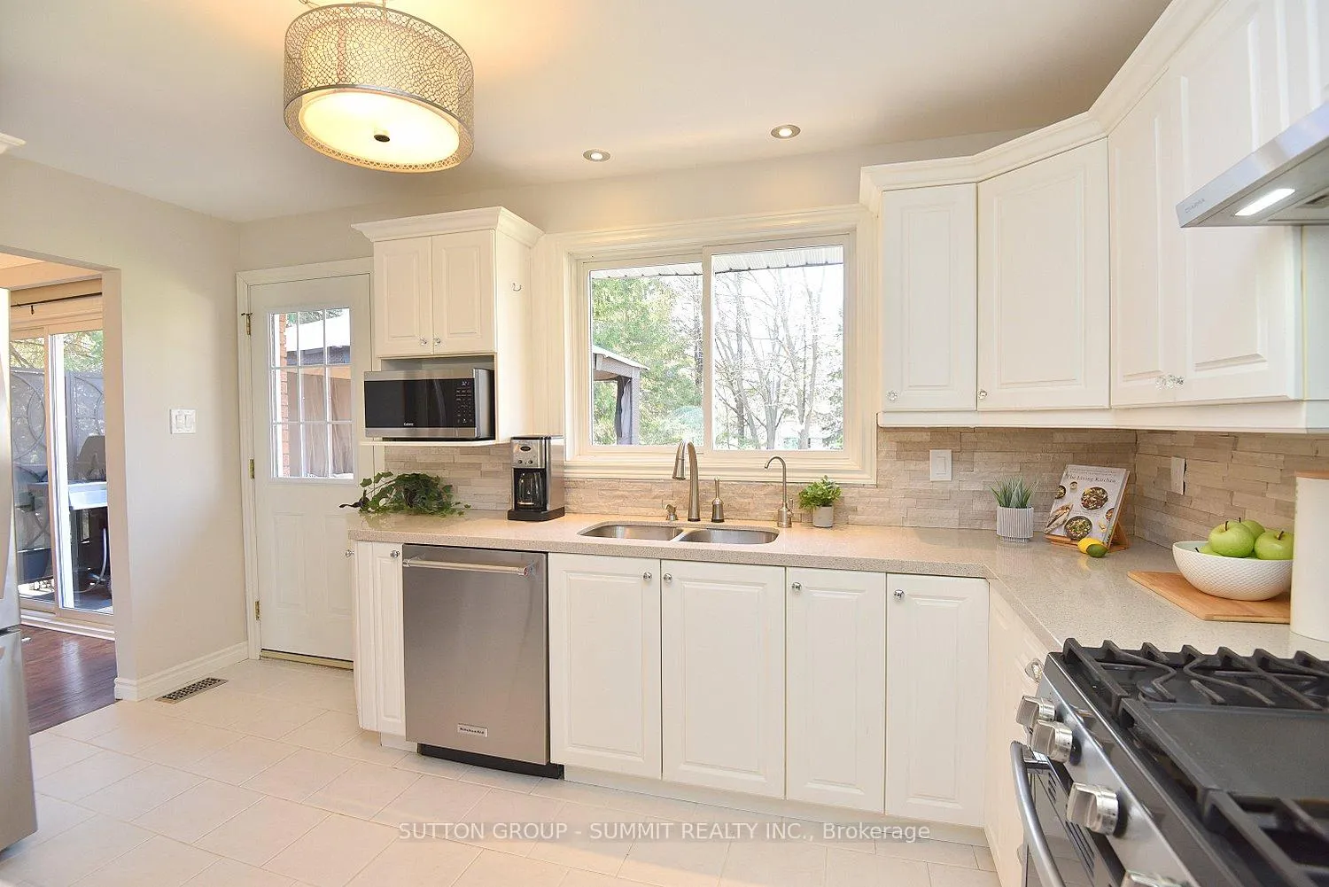Photo 11 of 181 Carlisle Road, Hamilton, Rural Flamborough — HOMEH