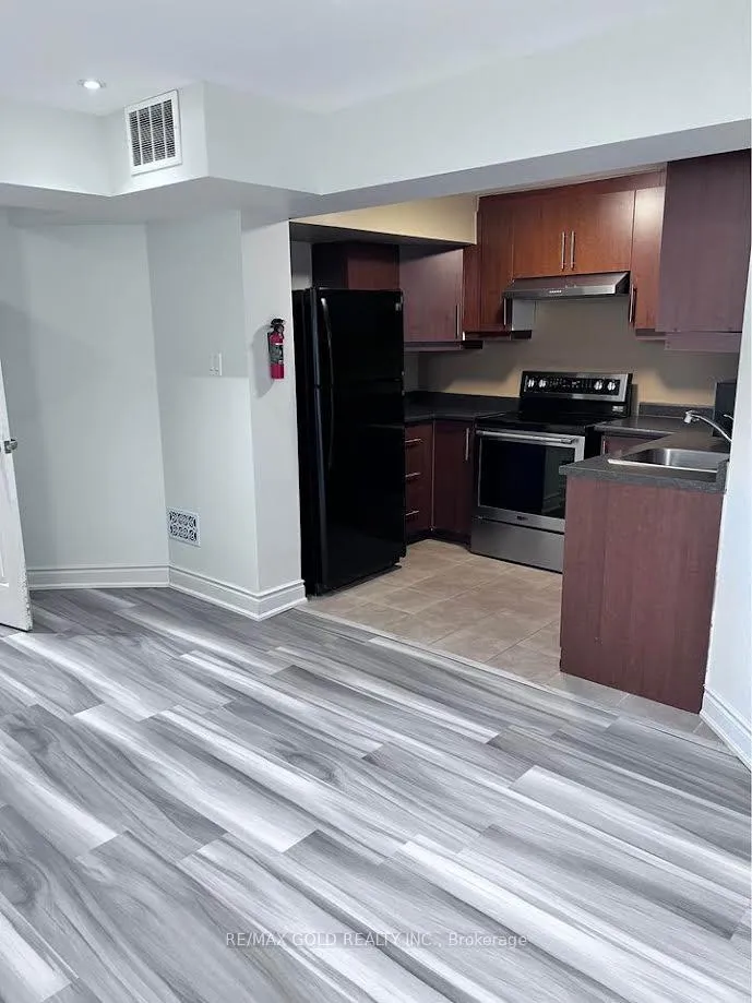 Photo 12 of Unit Bsmt, 26 Hardgate Crescent, Brampton, Northwest Sandalwood Parkway — HOMEH
