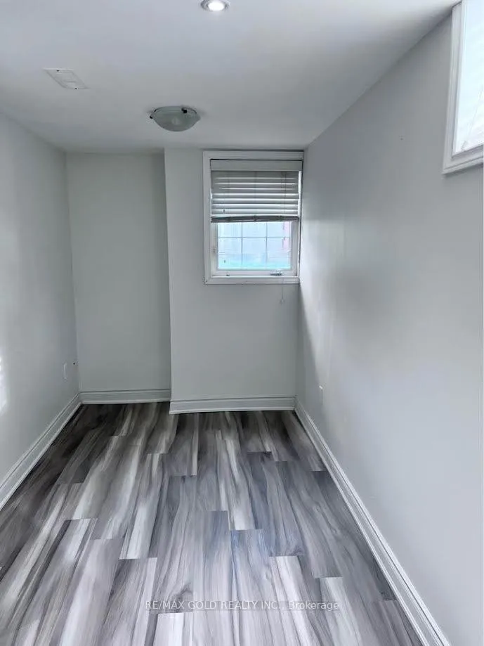 Photo 18 of Unit Bsmt, 26 Hardgate Crescent, Brampton, Northwest Sandalwood Parkway — HOMEH