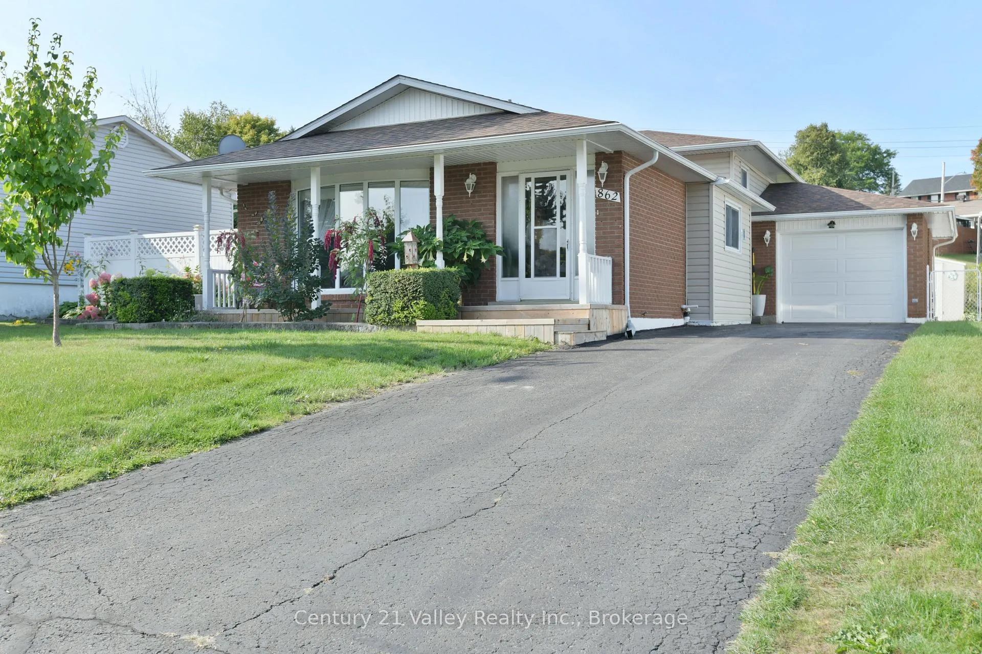Photo 1 of 862 Kedrosky Drive, Renfrew — HOMEH