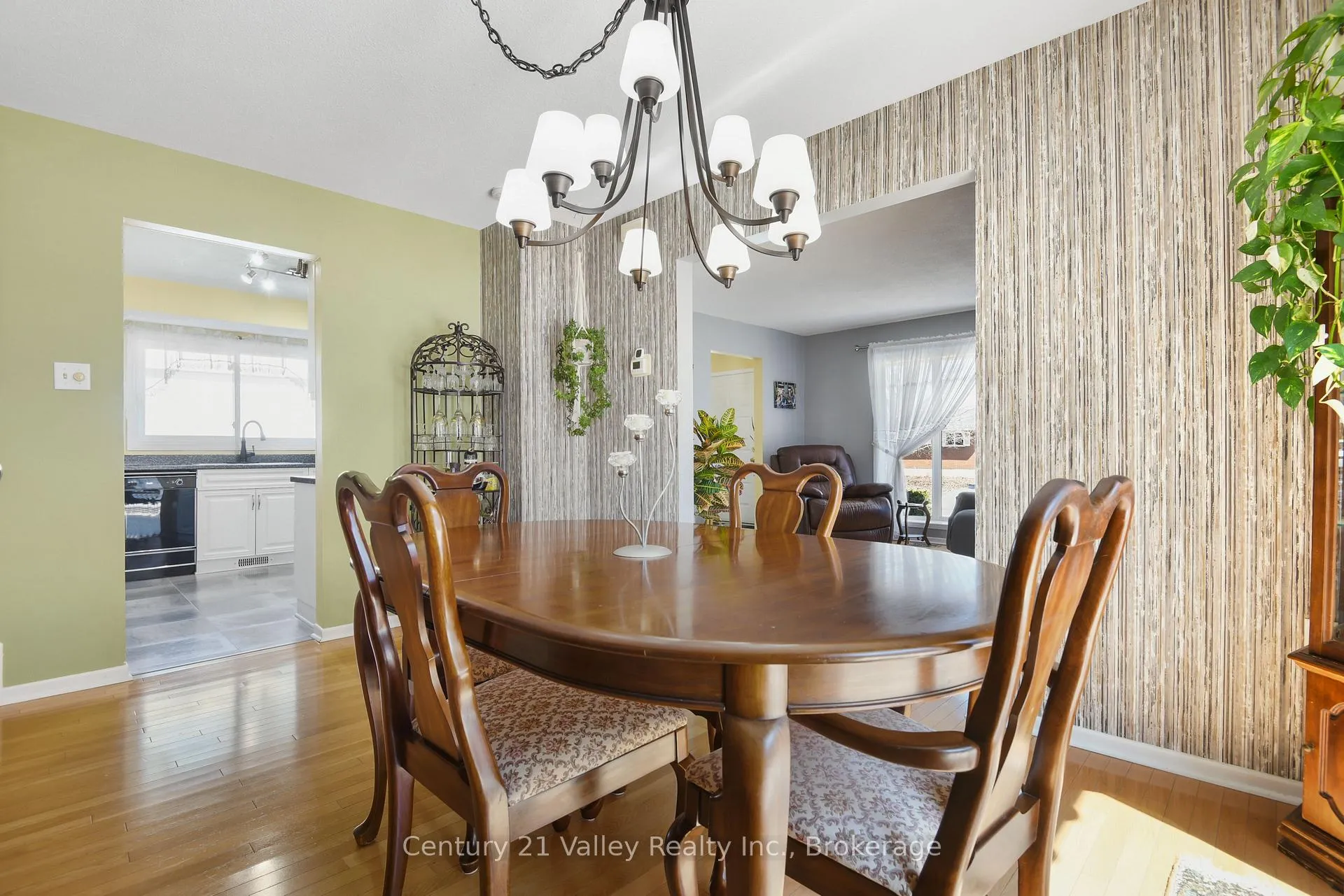 Photo 10 of 862 Kedrosky Drive, Renfrew — HOMEH