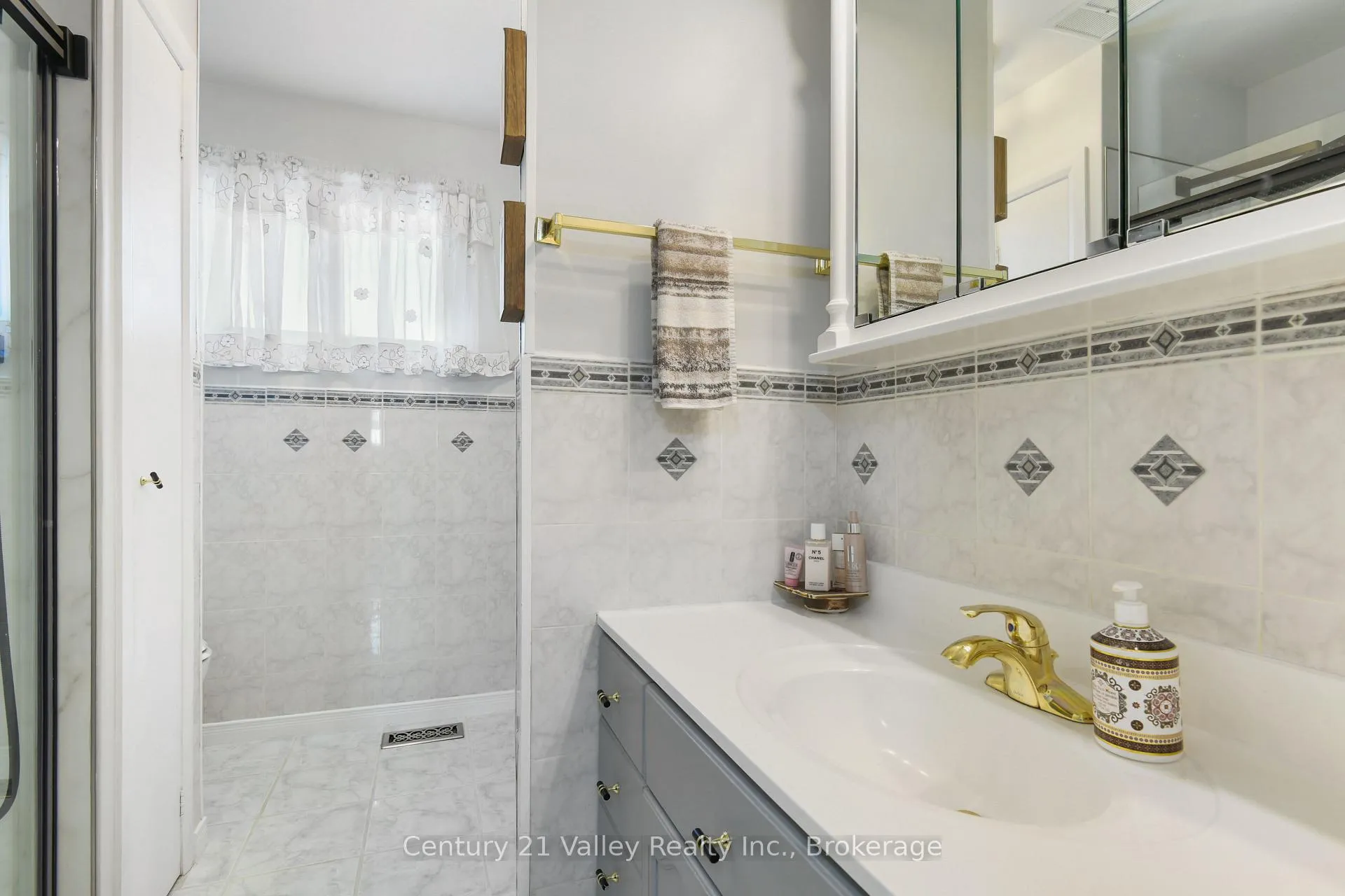 Photo 25 of 862 Kedrosky Drive, Renfrew — HOMEH