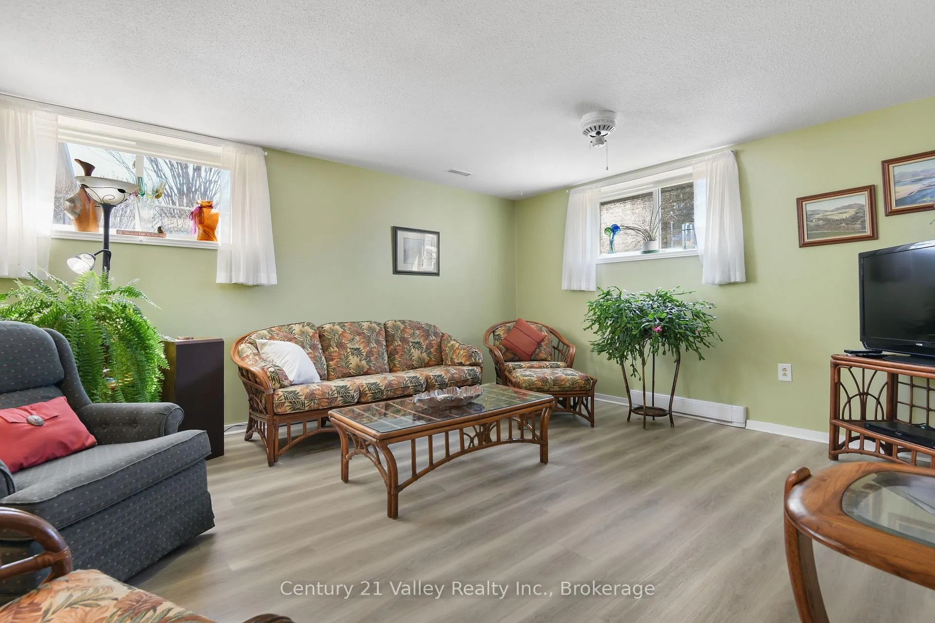 Photo 29 of 862 Kedrosky Drive, Renfrew — HOMEH