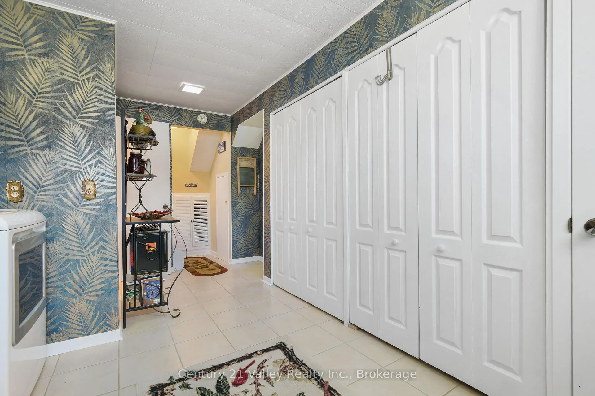 Photo 32 of 862 Kedrosky Drive, Renfrew — HOMEH