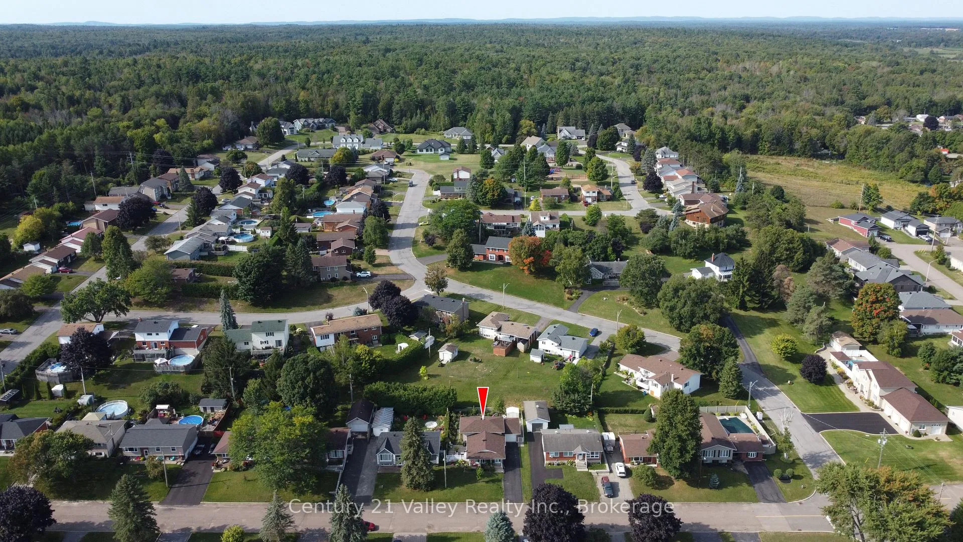 Photo 40 of 862 Kedrosky Drive, Renfrew — HOMEH