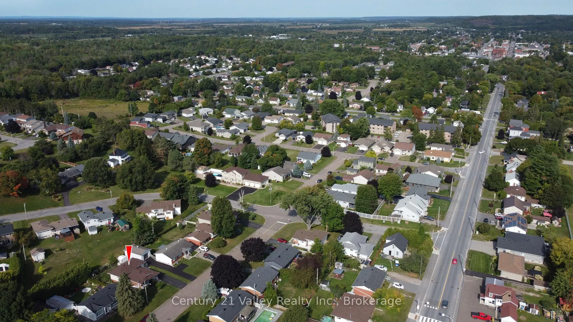 Photo 42 of 862 Kedrosky Drive, Renfrew — HOMEH
