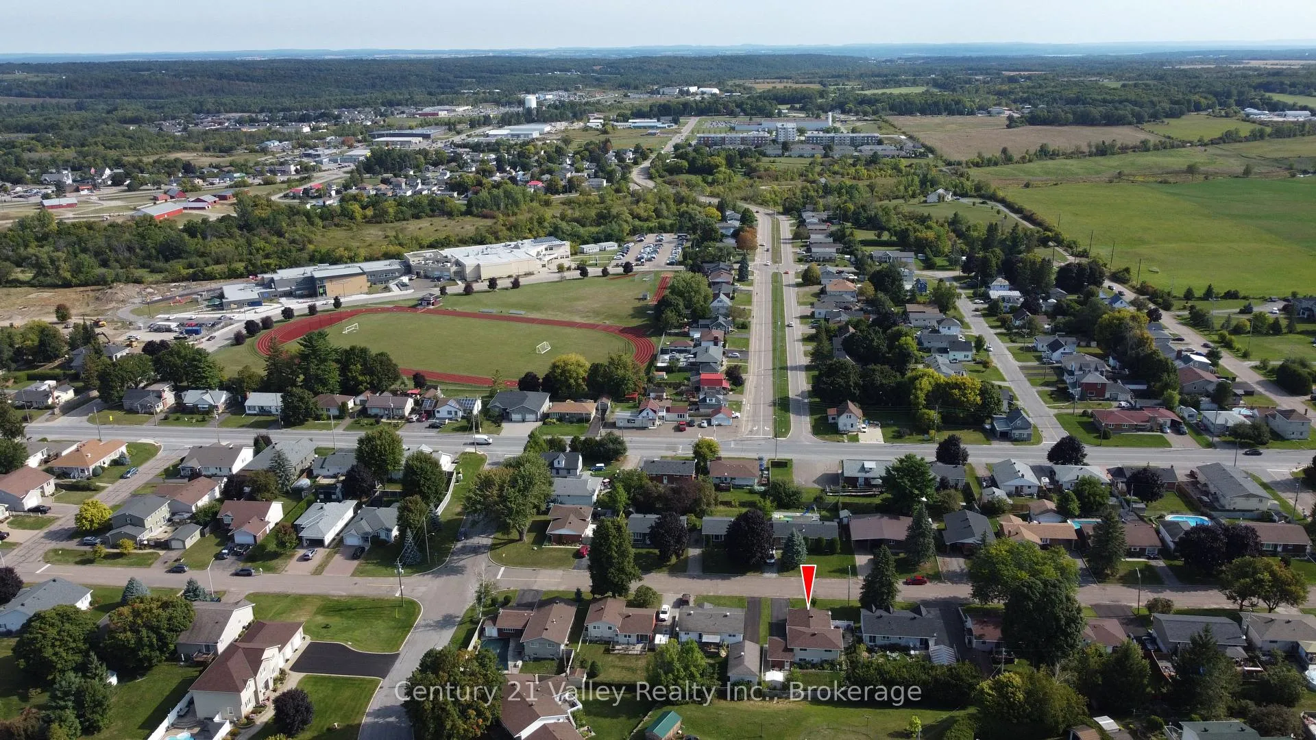 Photo 43 of 862 Kedrosky Drive, Renfrew — HOMEH