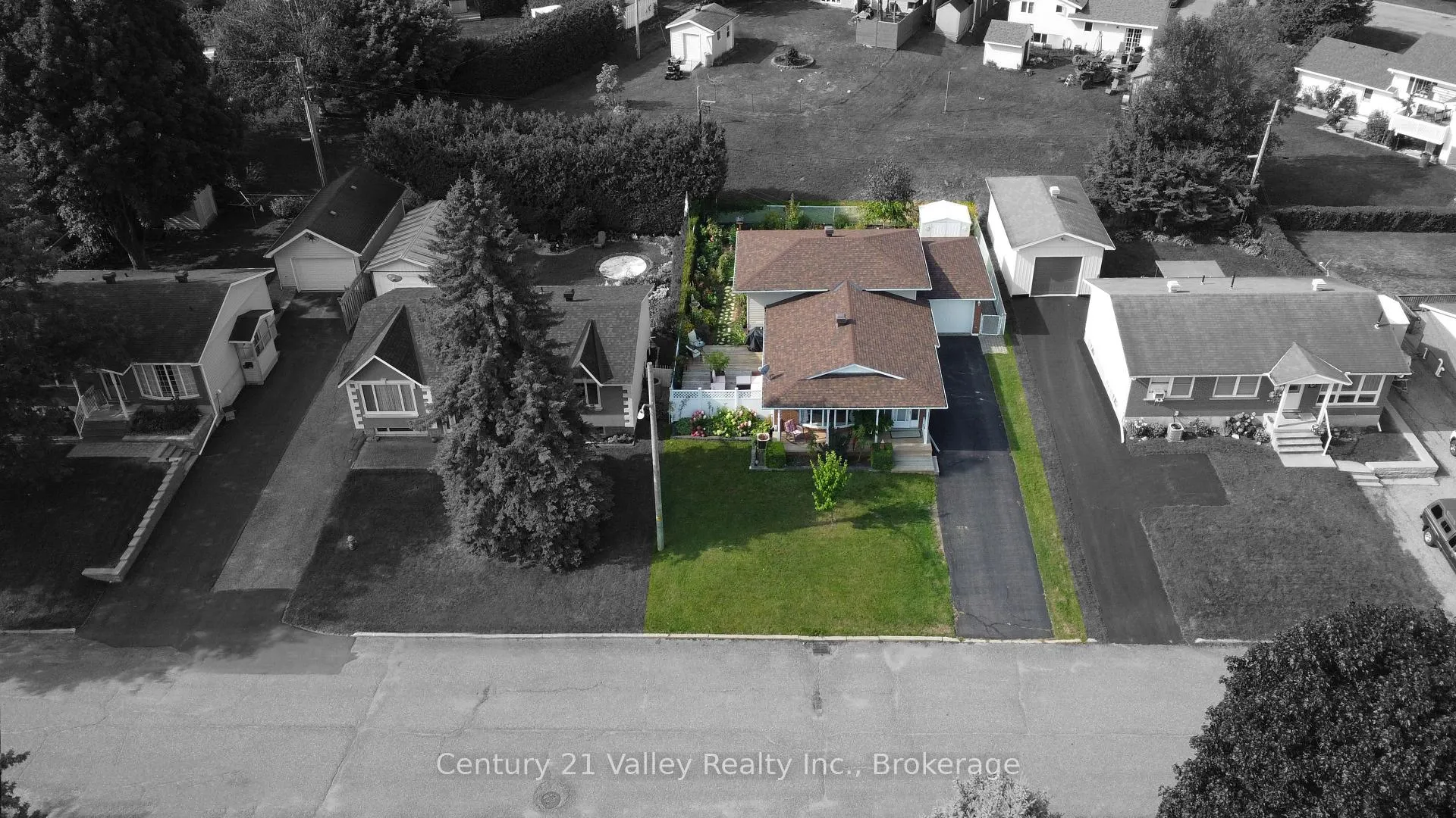 Photo 44 of 862 Kedrosky Drive, Renfrew — HOMEH