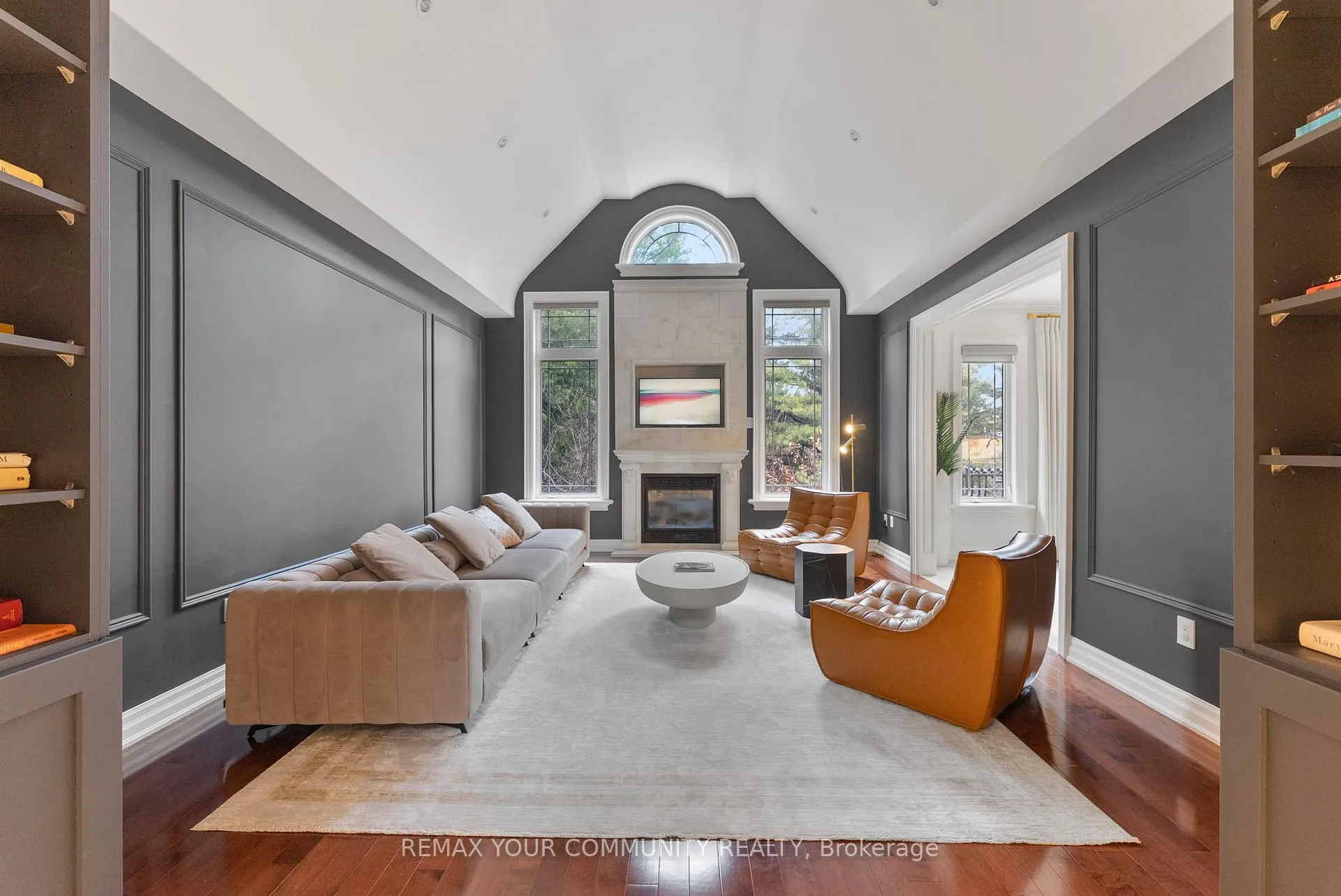 Photo 5 of 21 Bute Court, Vaughan, Maple — HOMEH