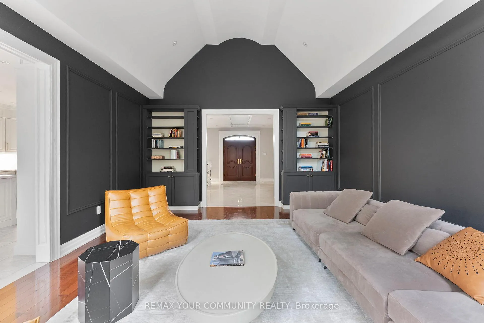Photo 8 of 21 Bute Court, Vaughan, Maple — HOMEH