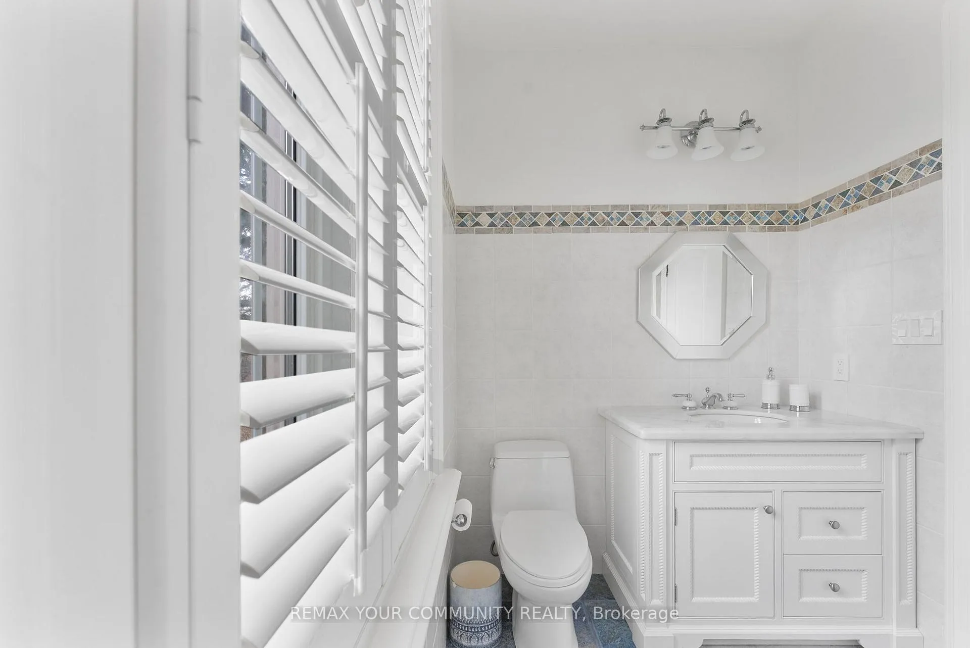 Photo 17 of 21 Bute Court, Vaughan, Maple — HOMEH