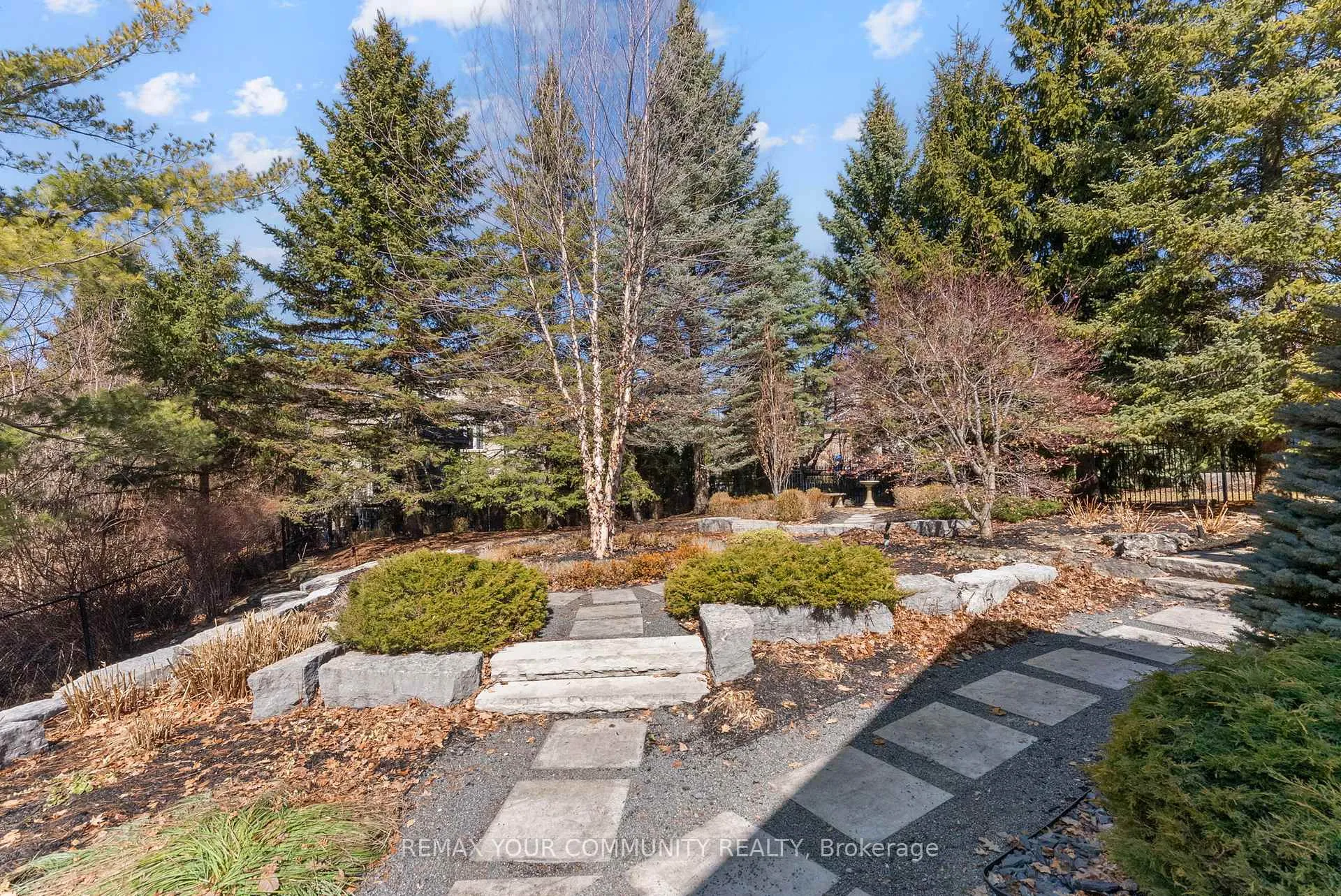 Photo 36 of 21 Bute Court, Vaughan, Maple — HOMEH
