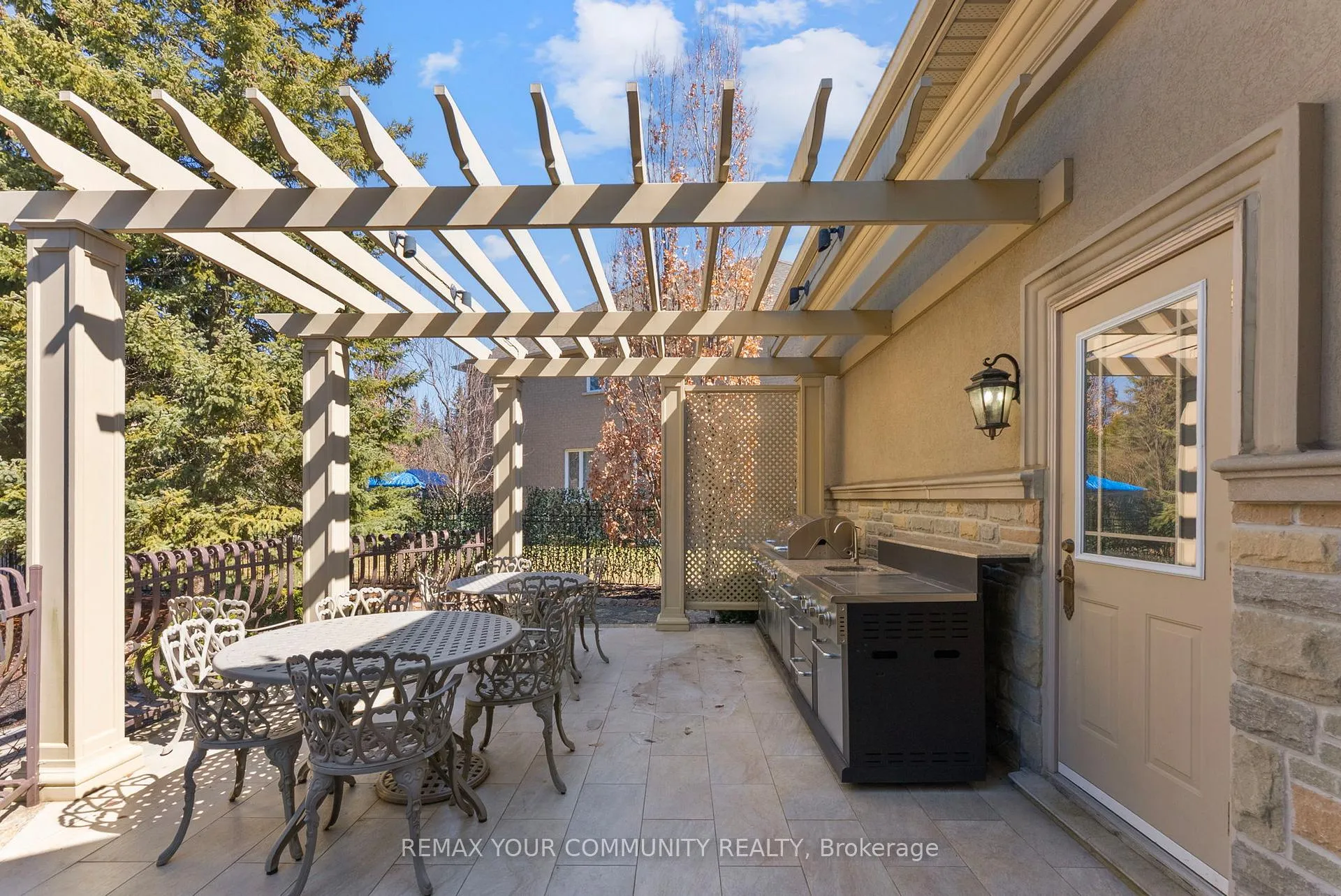 Photo 39 of 21 Bute Court, Vaughan, Maple — HOMEH
