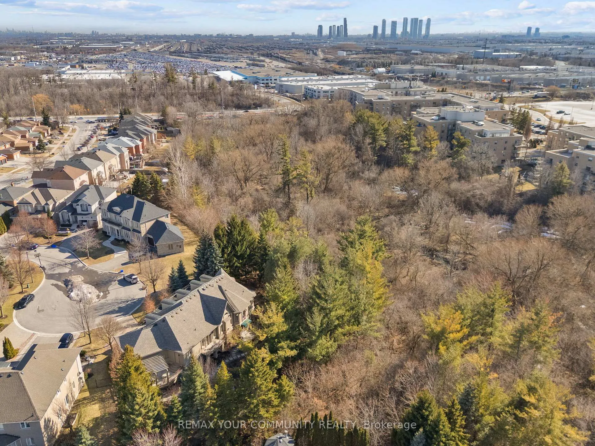 Photo 42 of 21 Bute Court, Vaughan, Maple — HOMEH