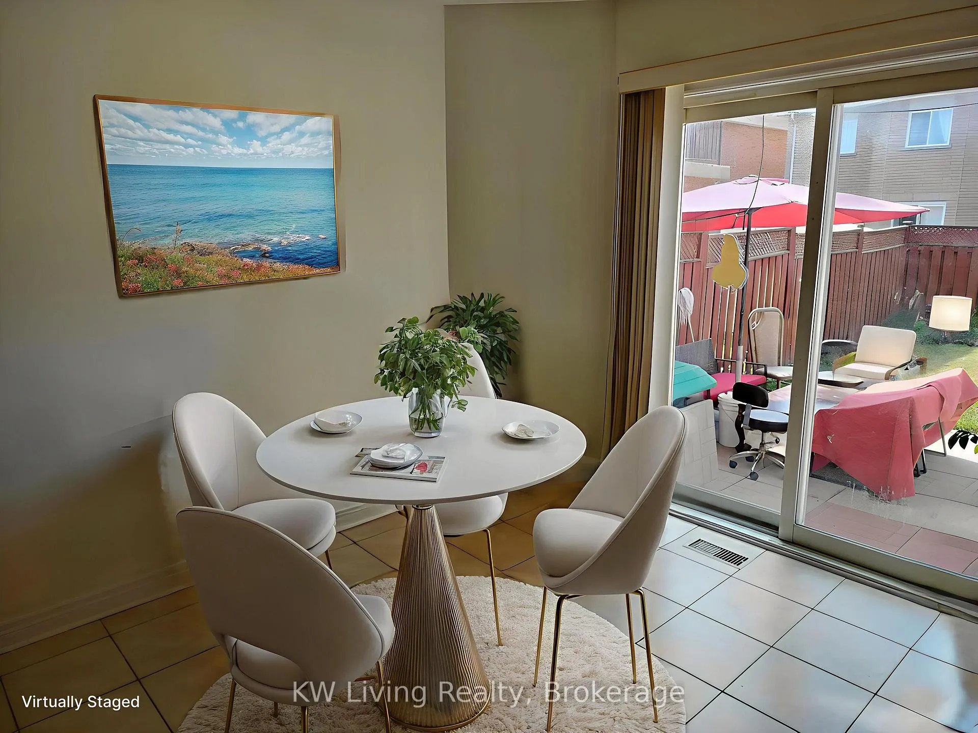 Photo 3 of 19 MacBride Crescent, Vaughan, Maple — HOMEH