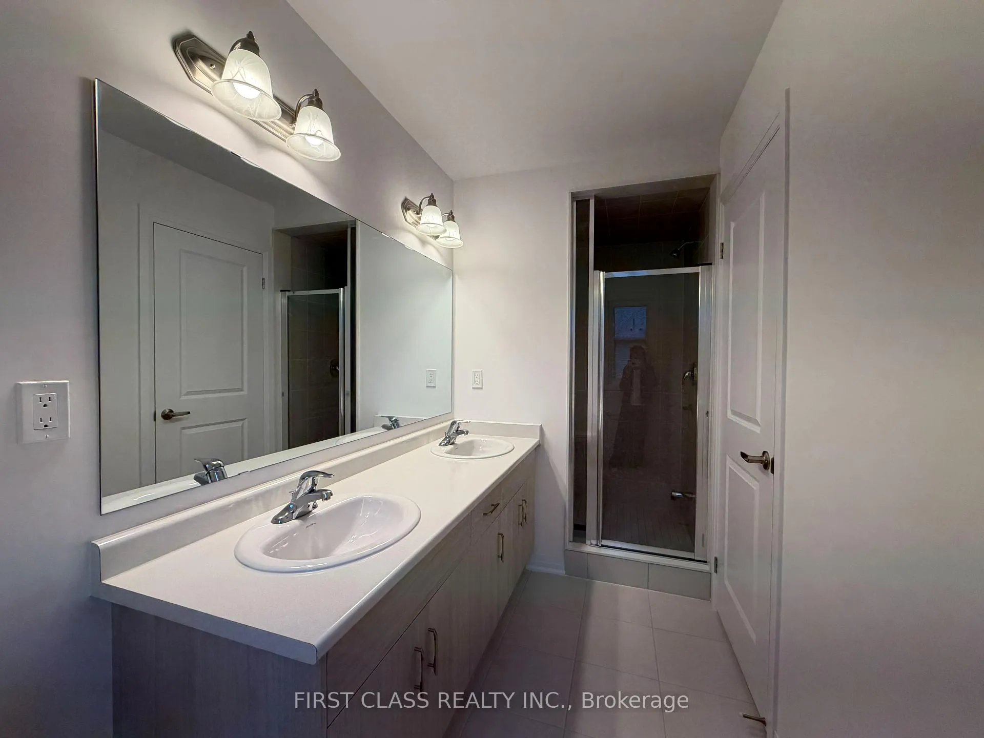 Photo 20 of 113 Manuel Street, Stratford — HOMEH