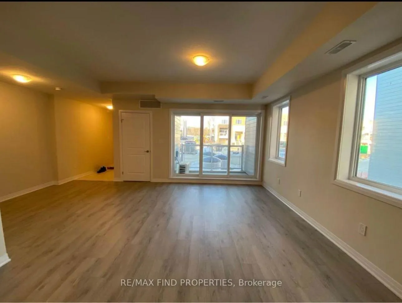 Photo 2 of 20 Vitality Drive, Kitchener, Huron Park — HOMEH
