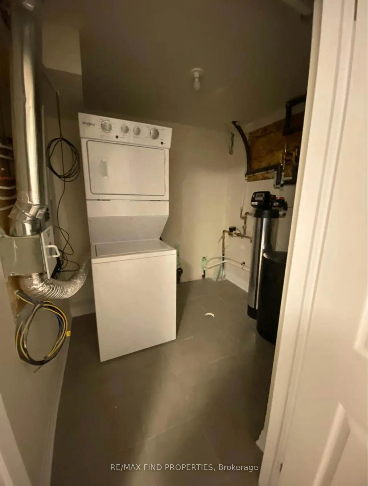 Photo 12 of 20 Vitality Drive, Kitchener, Huron Park — HOMEH
