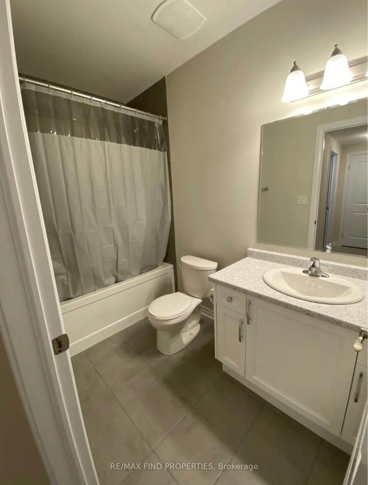 Photo 13 of 20 Vitality Drive, Kitchener, Huron Park — HOMEH
