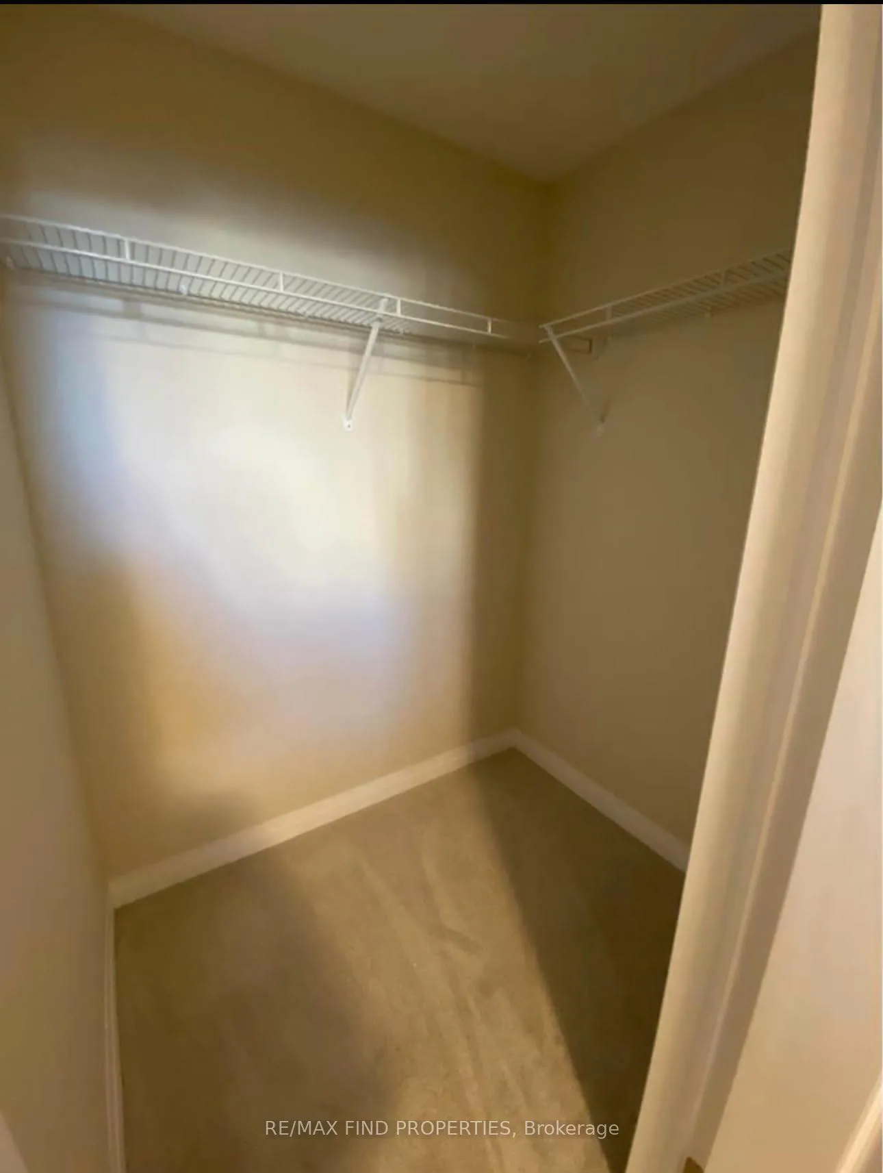 Photo 15 of 20 Vitality Drive, Kitchener, Huron Park — HOMEH
