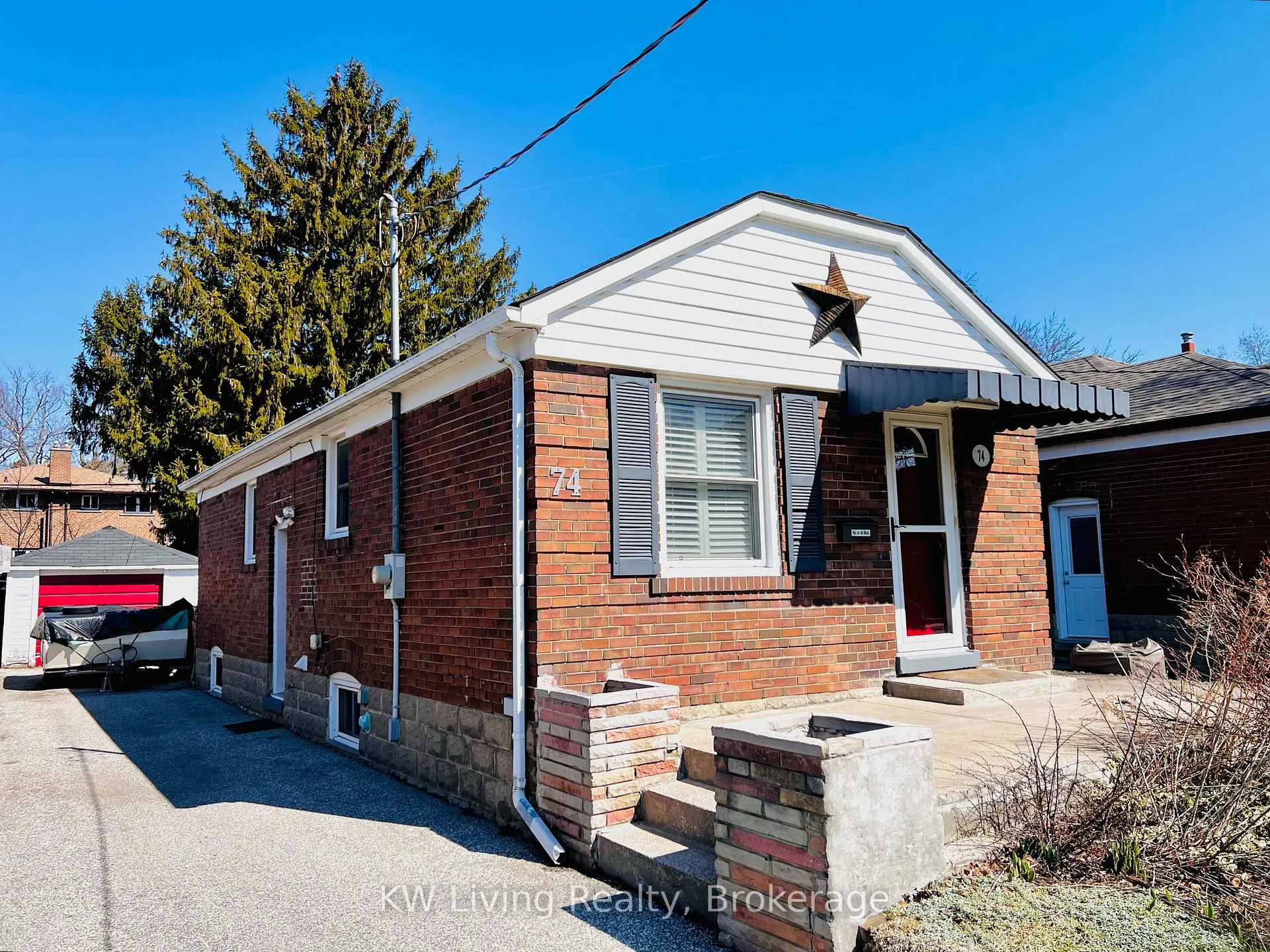 Photo 3 of 74 Murrie Street, Etobicoke, Mimico — HOMEH
