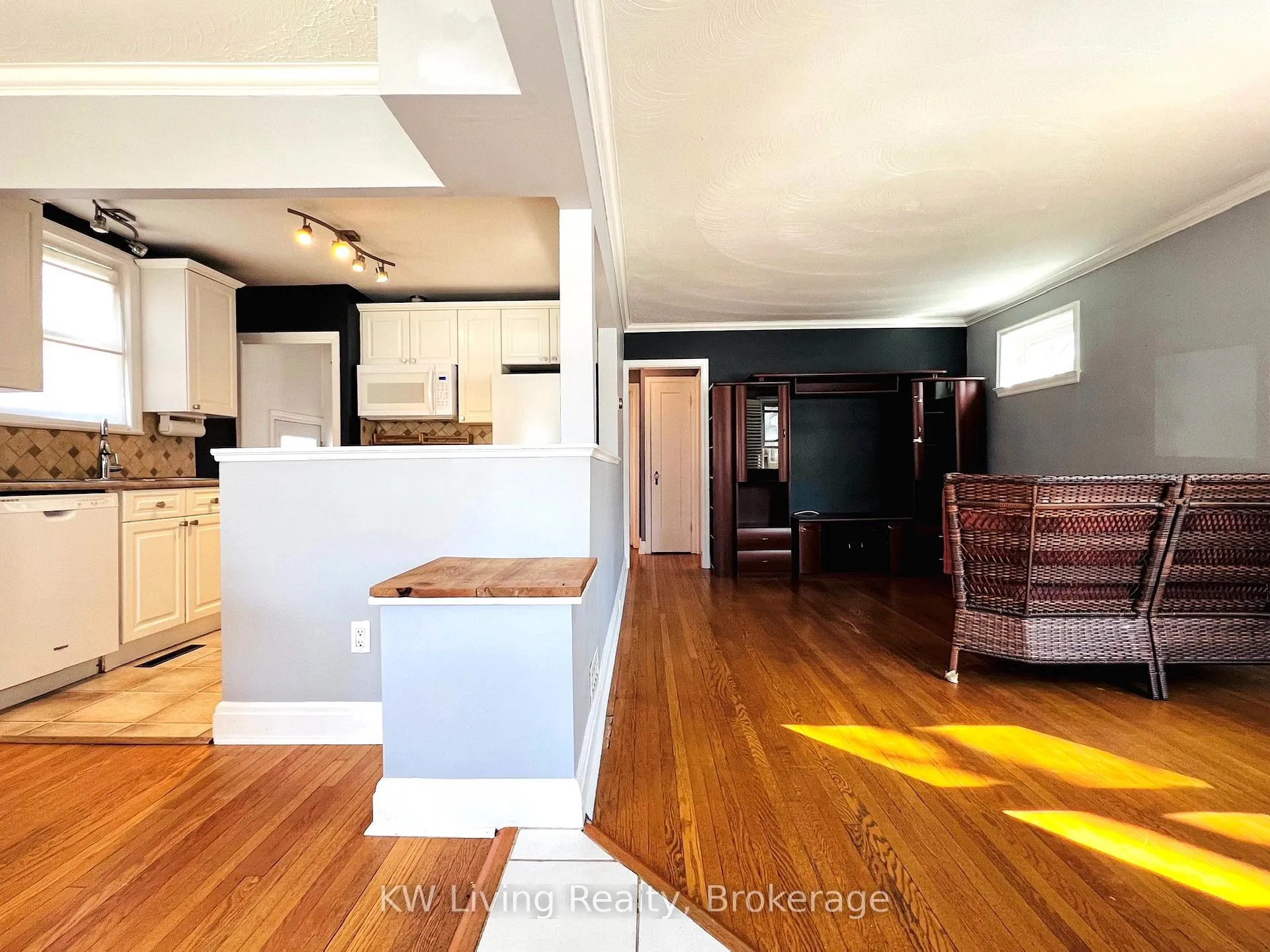Photo 6 of 74 Murrie Street, Etobicoke, Mimico — HOMEH