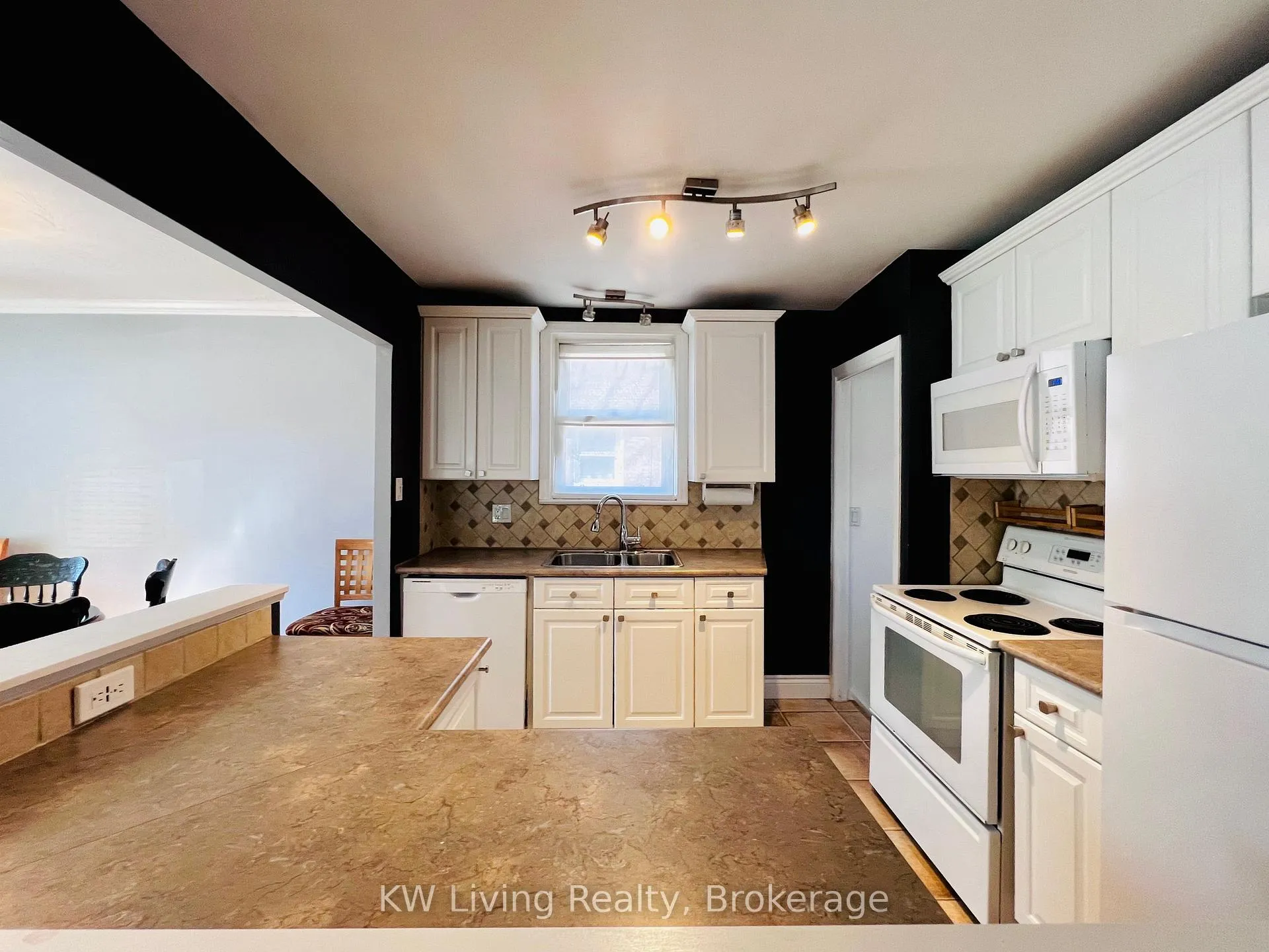 Photo 10 of 74 Murrie Street, Etobicoke, Mimico — HOMEH