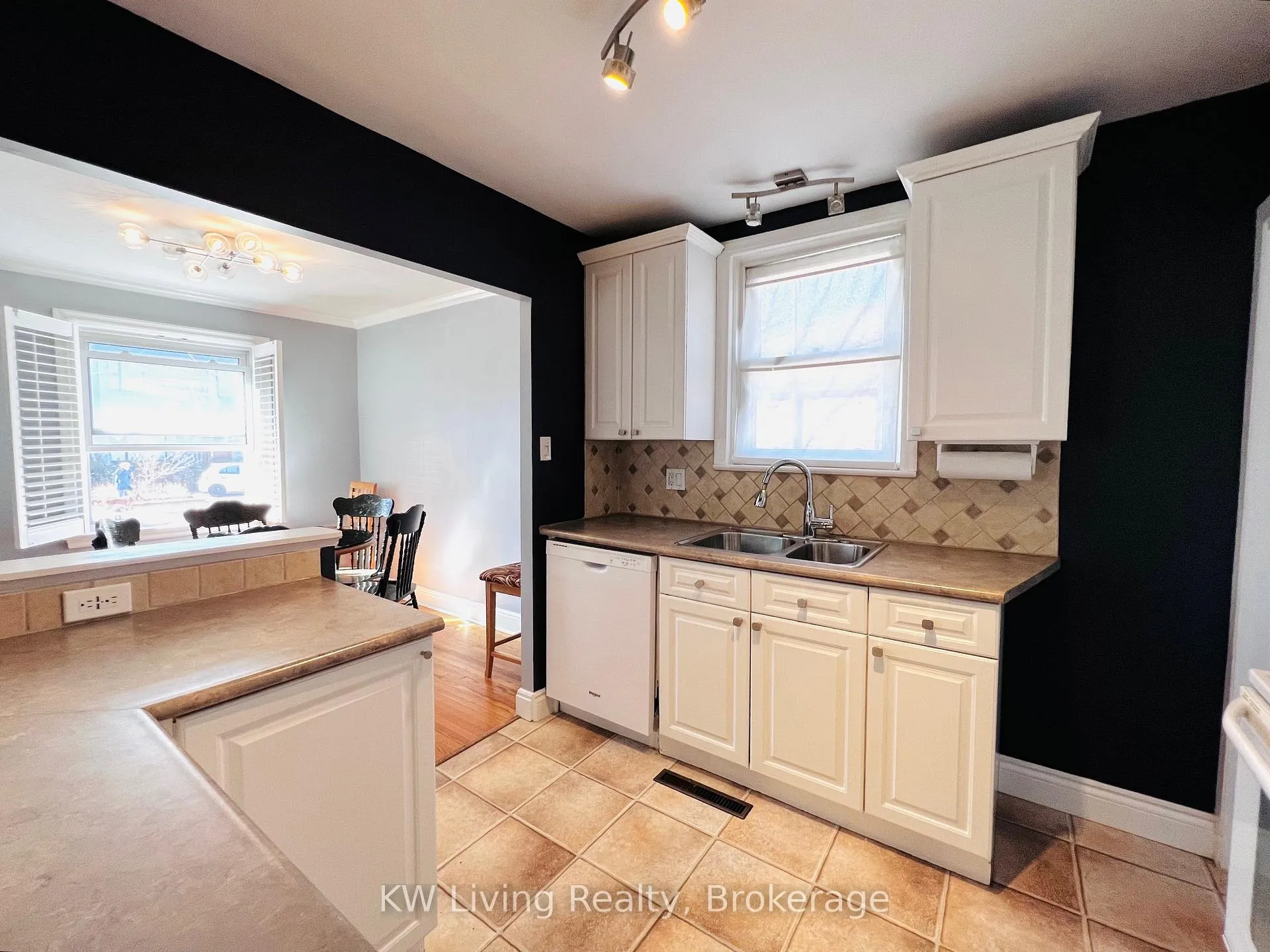 Photo 11 of 74 Murrie Street, Etobicoke, Mimico — HOMEH