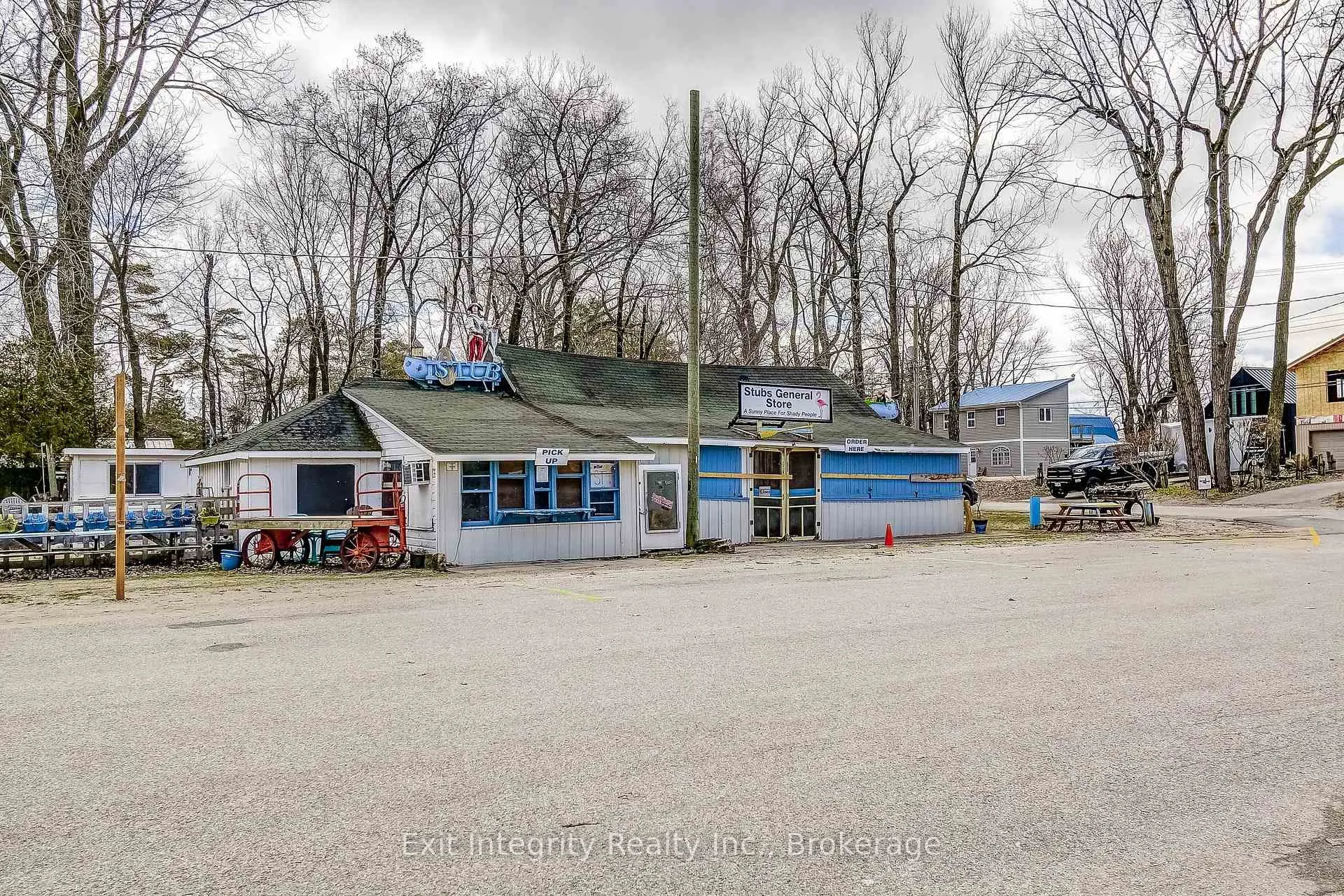 Photo 4 of 2 Beach Avenue, Norfolk, Long Point — HOMEH