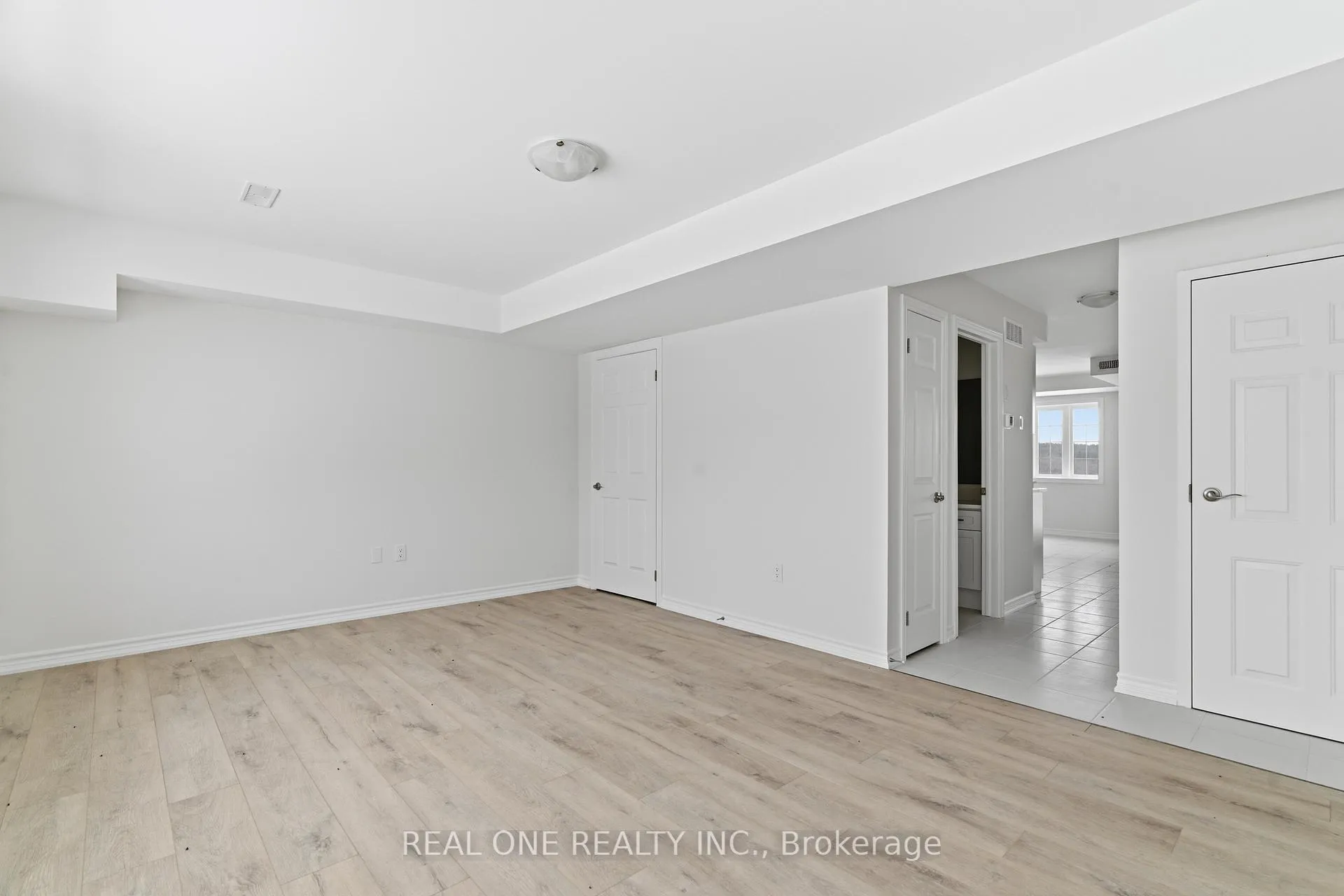 Photo 2 of Unit 33A, 85 Mullin Drive, Guelph, Victoria North — HOMEH