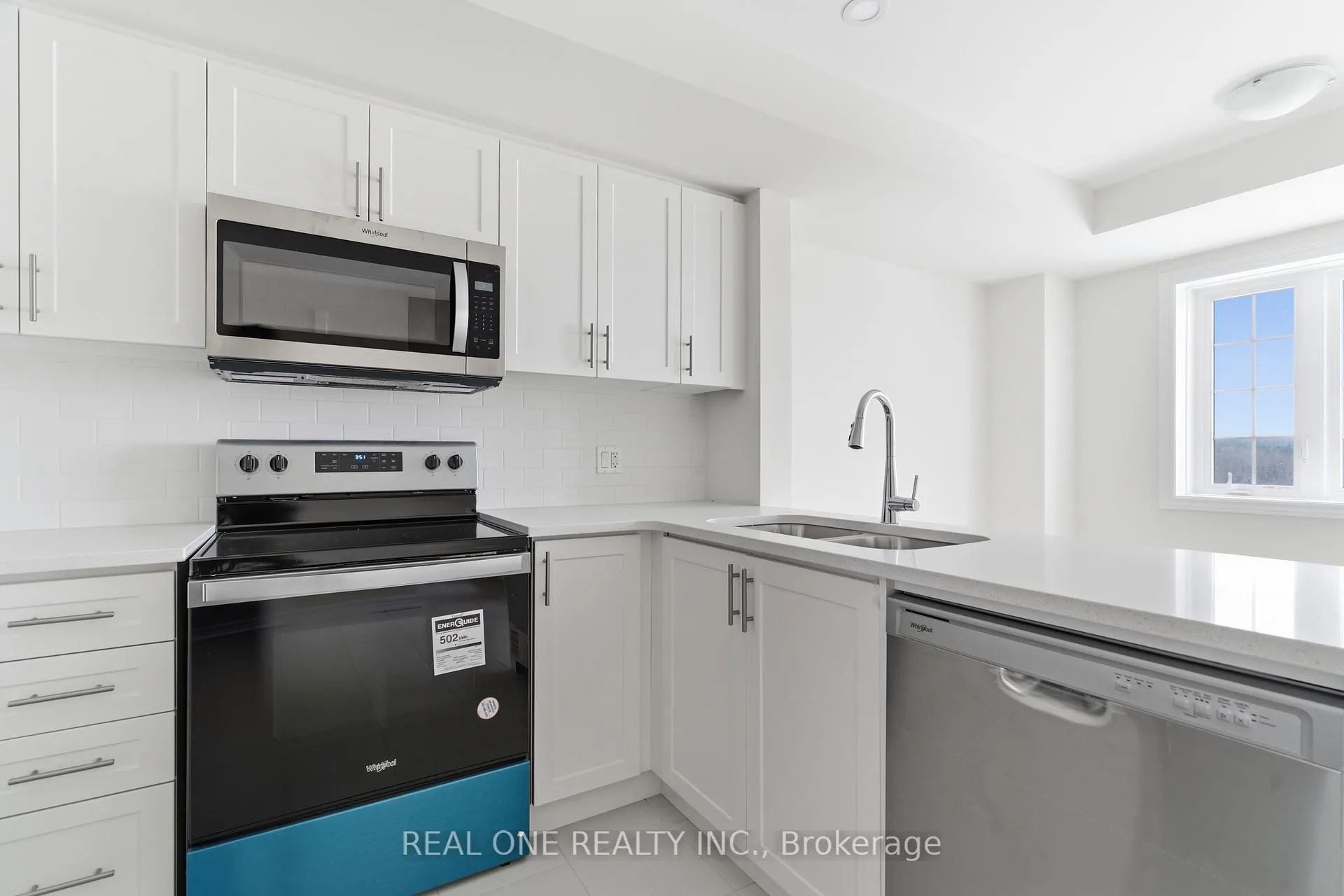 Photo 6 of Unit 33A, 85 Mullin Drive, Guelph, Victoria North — HOMEH