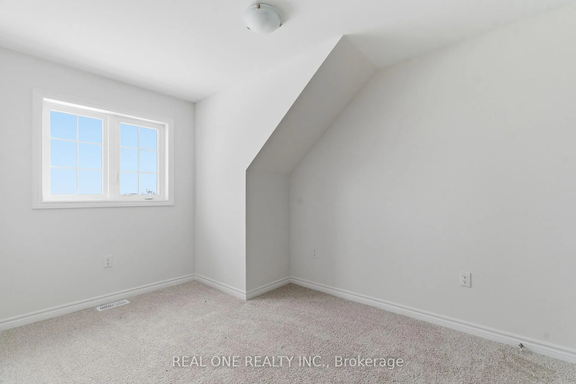 Photo 14 of Unit 33A, 85 Mullin Drive, Guelph, Victoria North — HOMEH