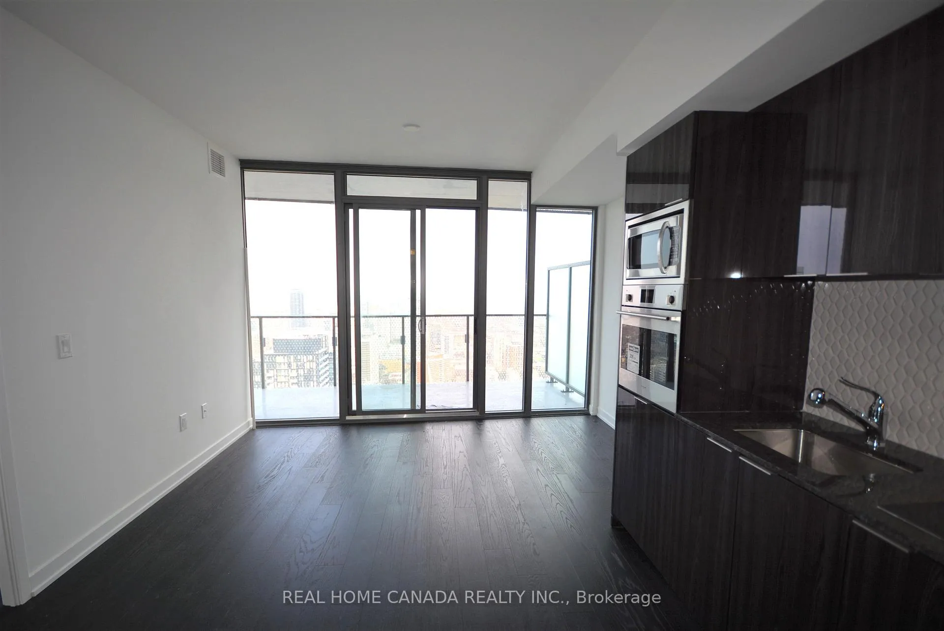 Photo 2 of Unit 4601, 11 Wellesley Street W, Toronto, Bay Street Corridor — HOMEH