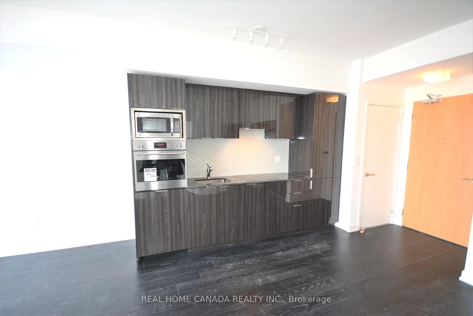 Photo 3 of Unit 4601, 11 Wellesley Street W, Toronto, Bay Street Corridor — HOMEH