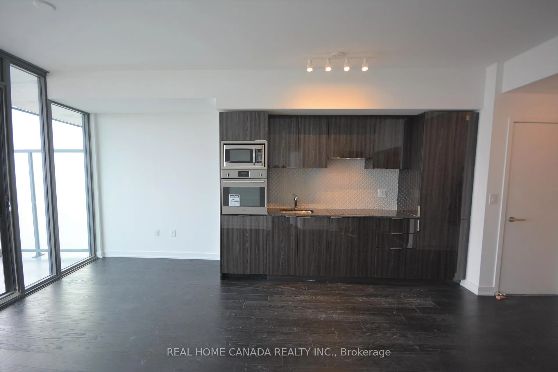 Photo 5 of Unit 4601, 11 Wellesley Street W, Toronto, Bay Street Corridor — HOMEH