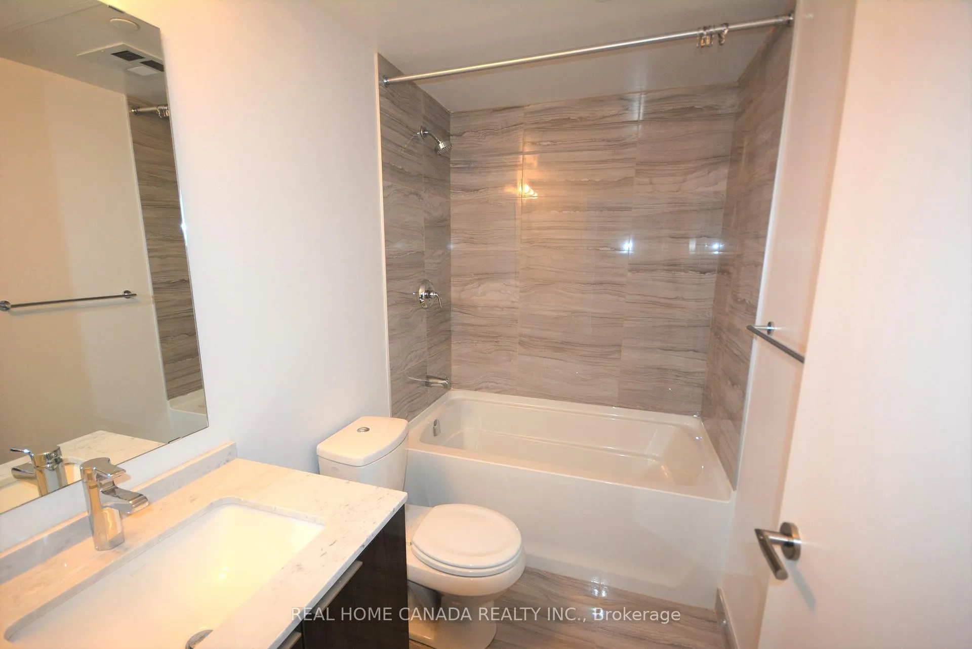 Photo 7 of Unit 4601, 11 Wellesley Street W, Toronto, Bay Street Corridor — HOMEH