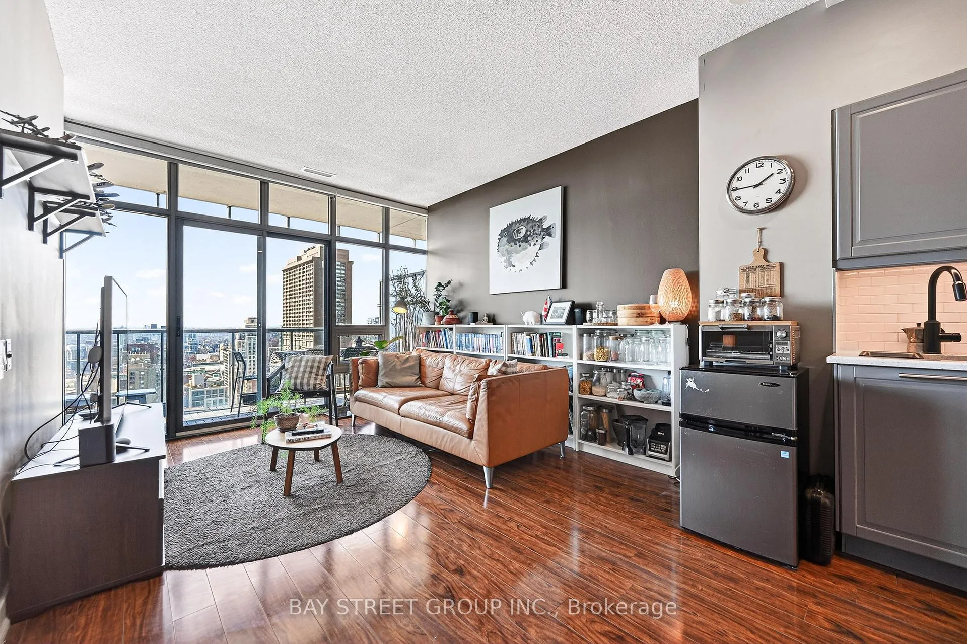 Front of Unit 3505, 33 Charles Street E