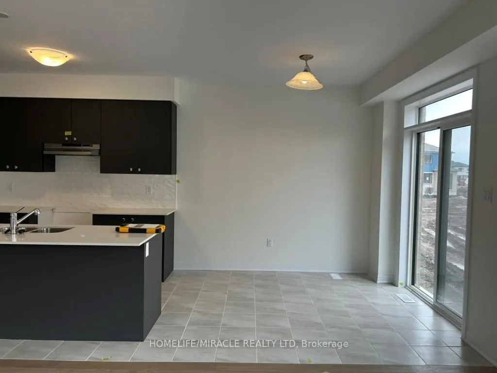 Photo 2 of 8 Canvas Crescent, Welland, Dain City — HOMEH