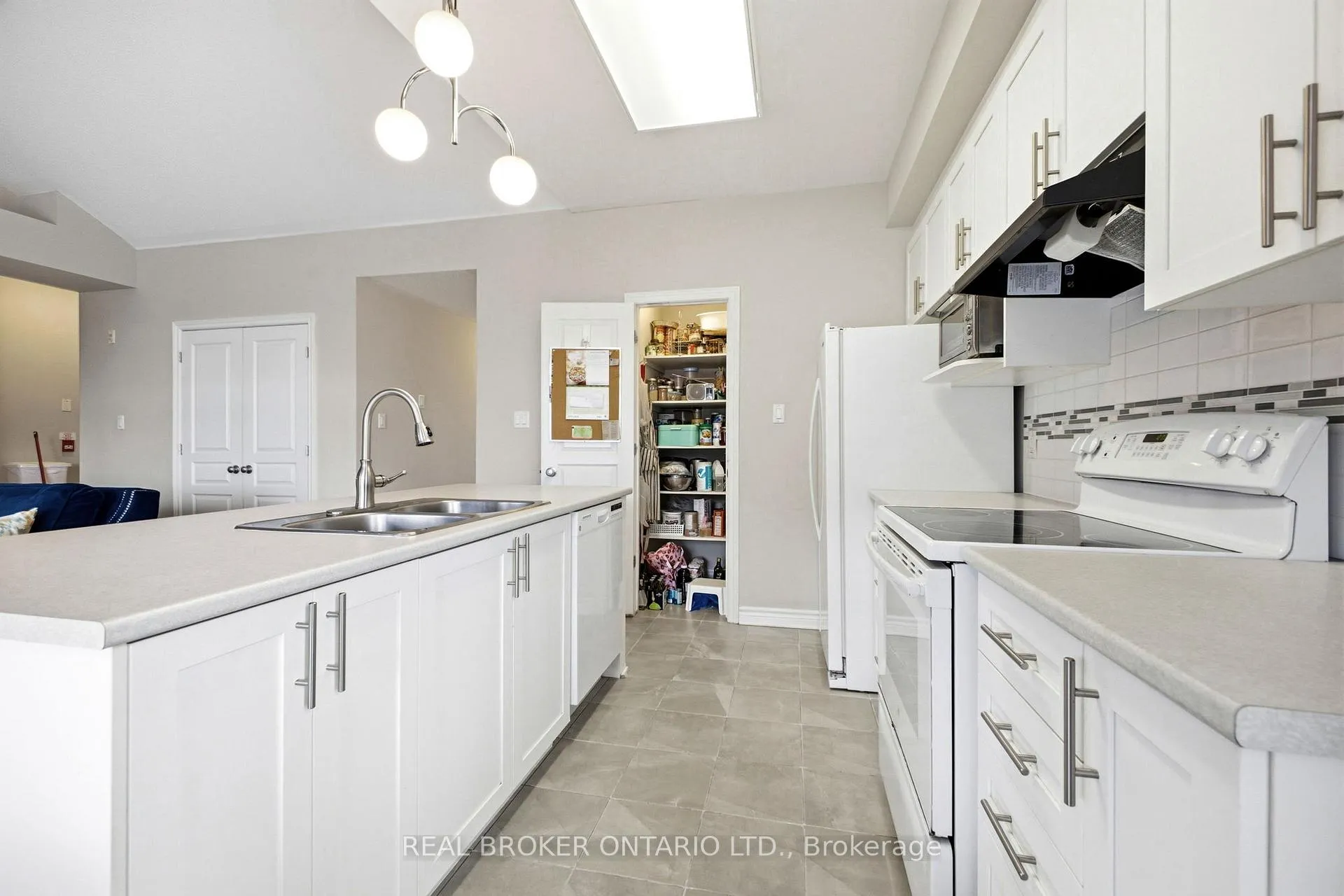 Photo 10 of Unit H, 66 Tipperary Private, Ottawa, Barrhaven - Longfields — HOMEH
